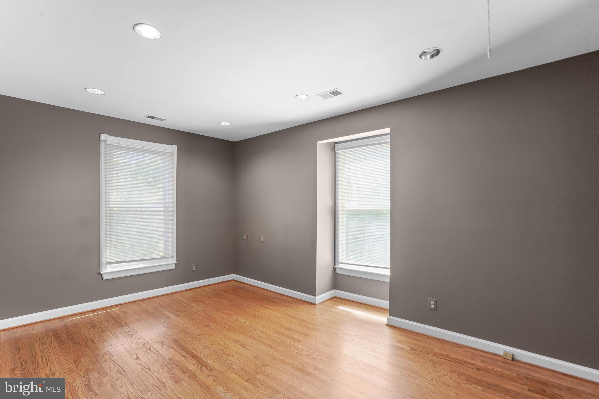 OAKWOOD KNOLLS - Residential