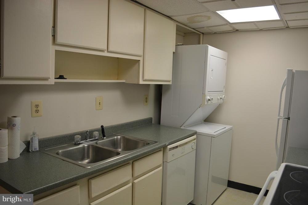 HIGHPOINTE - Residential Lease