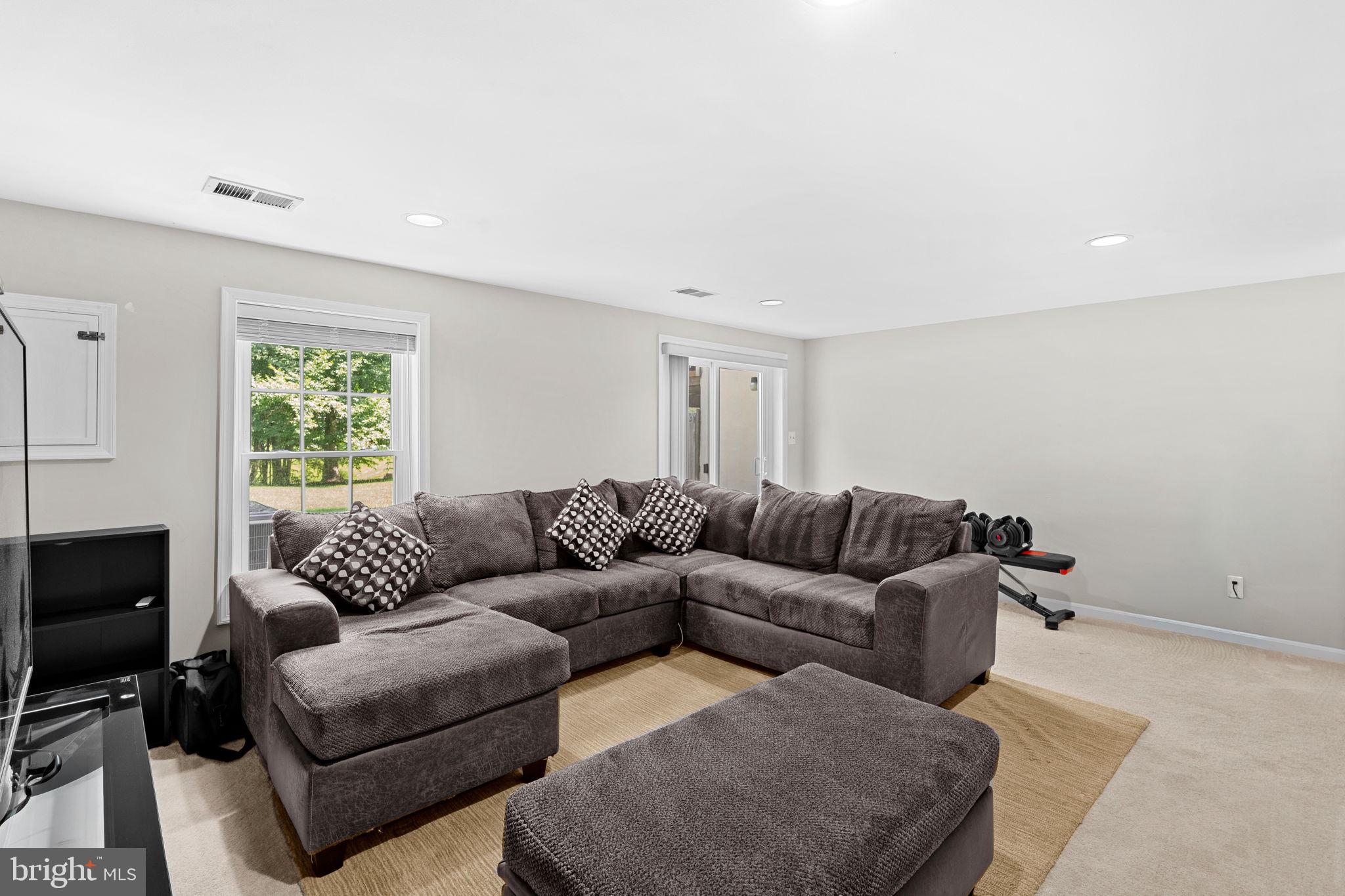 SHANNON STATION - Residential