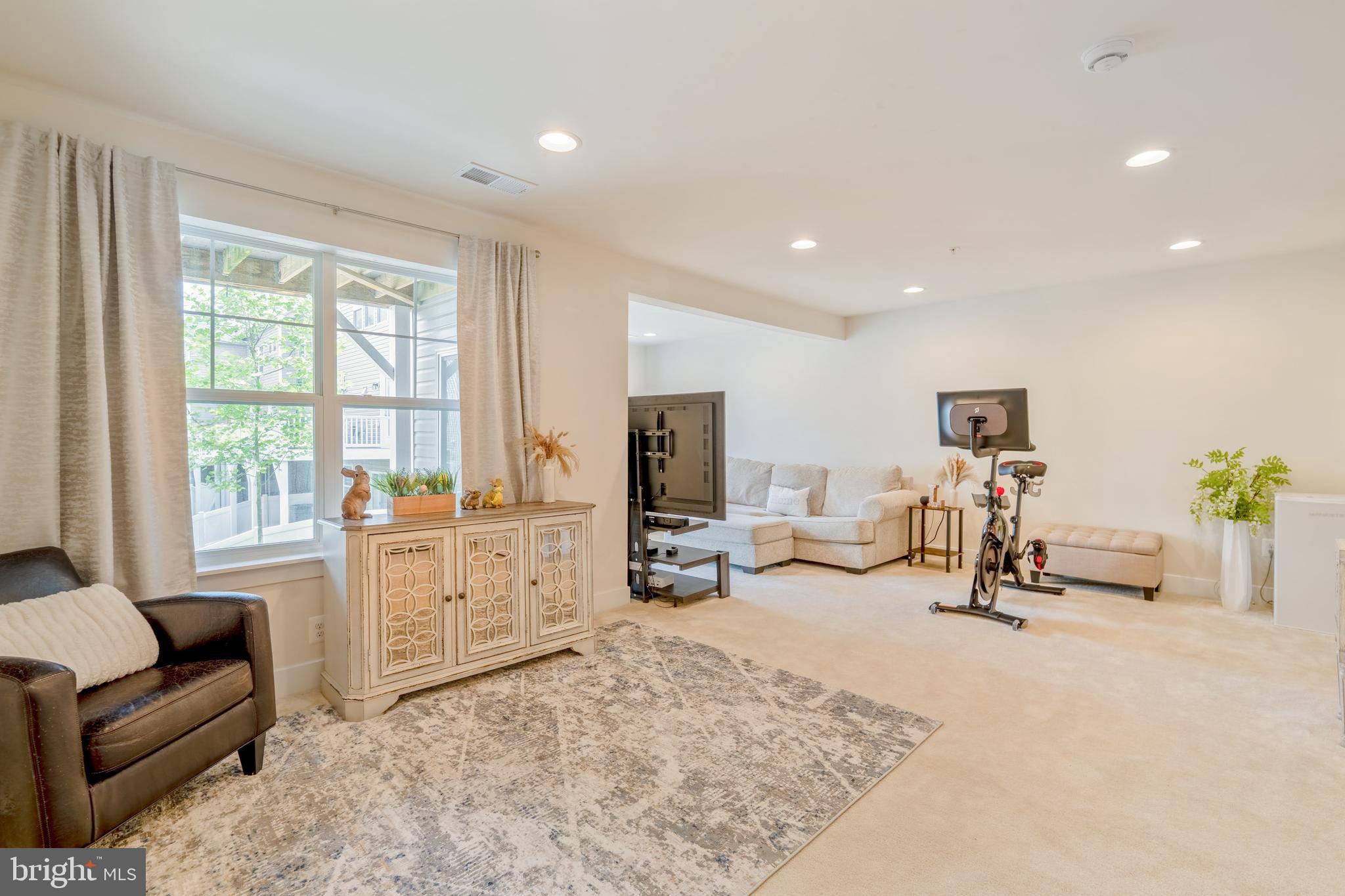ARNOLD RIDGE - Residential