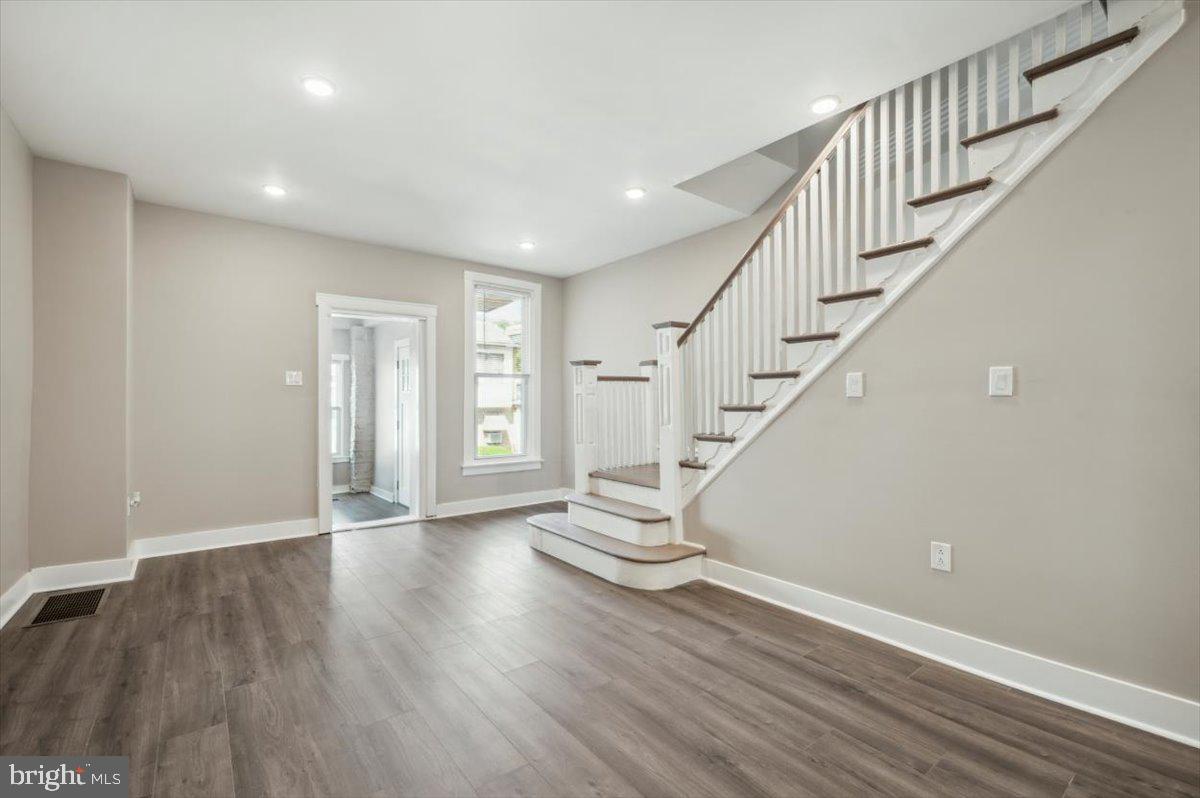LOGAN - Residential