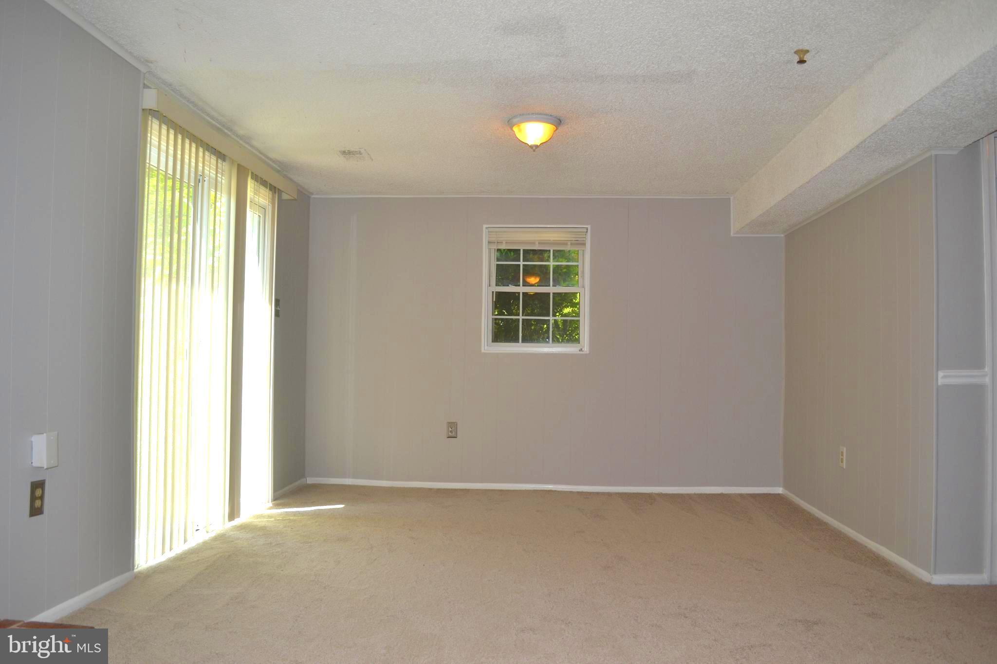ROCKSHIRE TOWNHOMES - Residential Lease