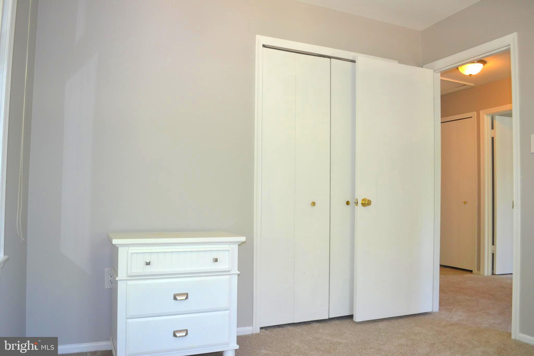 ROCKSHIRE TOWNHOMES - Residential Lease