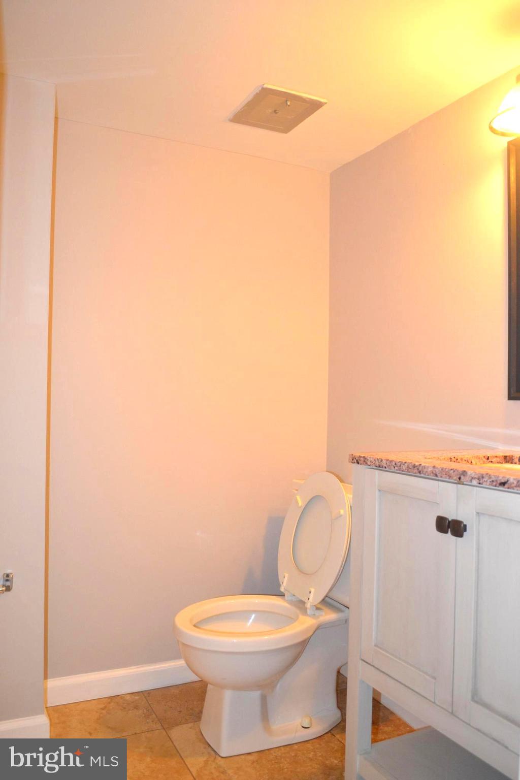 ROCKSHIRE TOWNHOMES - Residential Lease