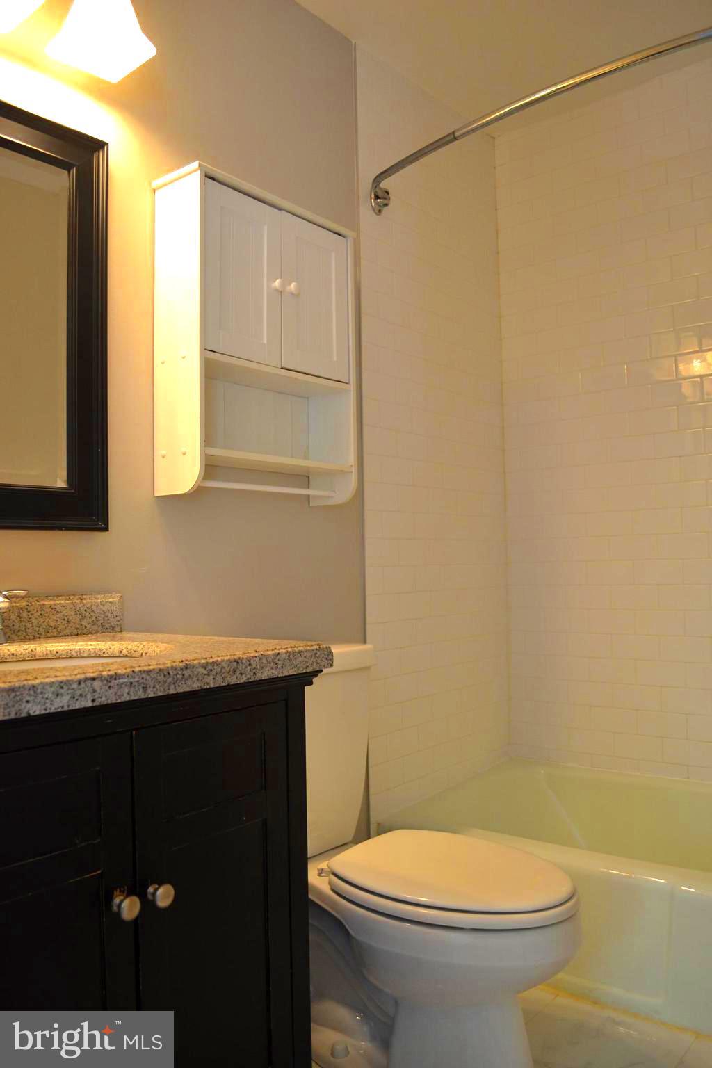 ROCKSHIRE TOWNHOMES - Residential Lease