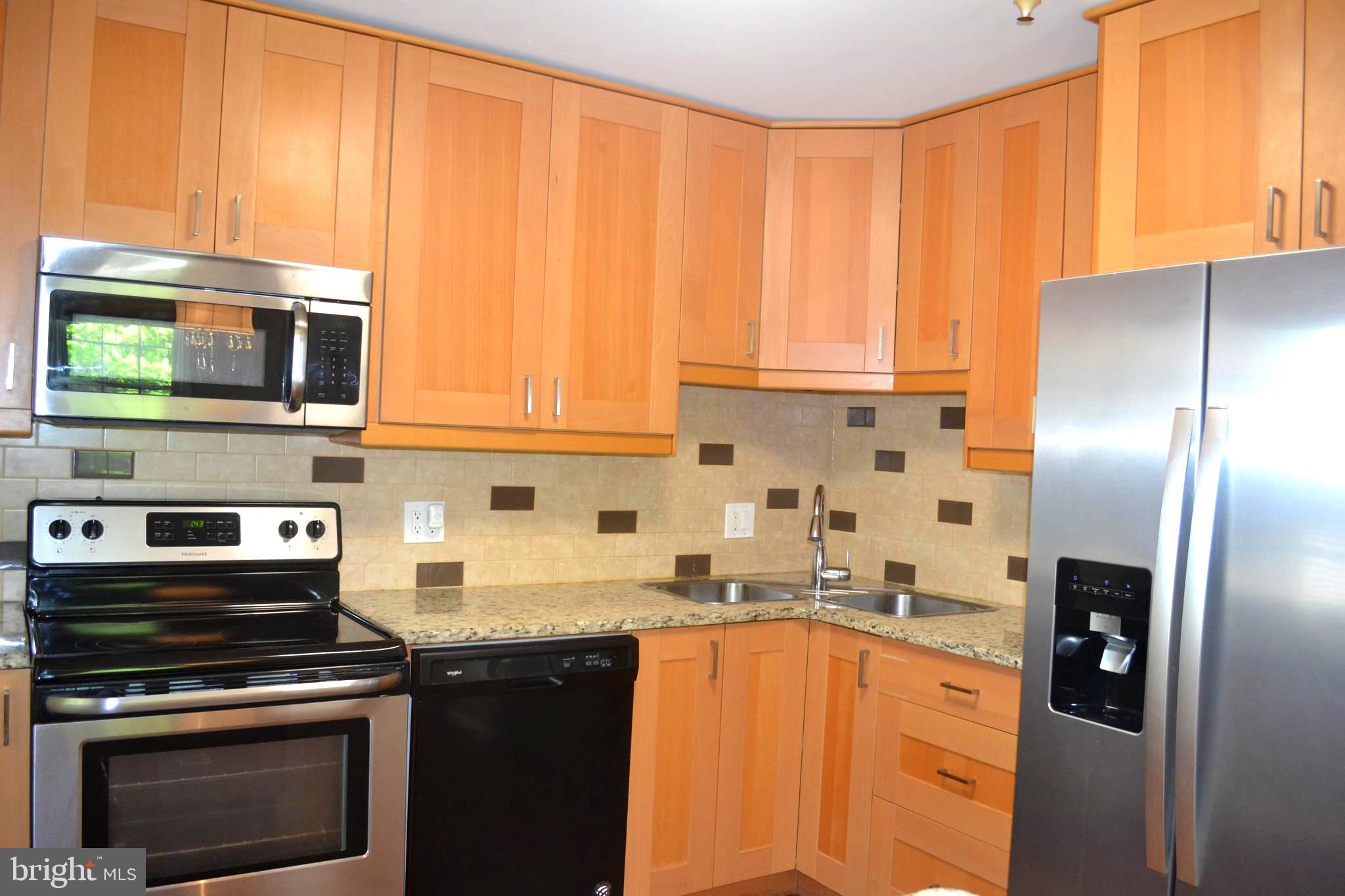 ROCKSHIRE TOWNHOMES - Residential Lease