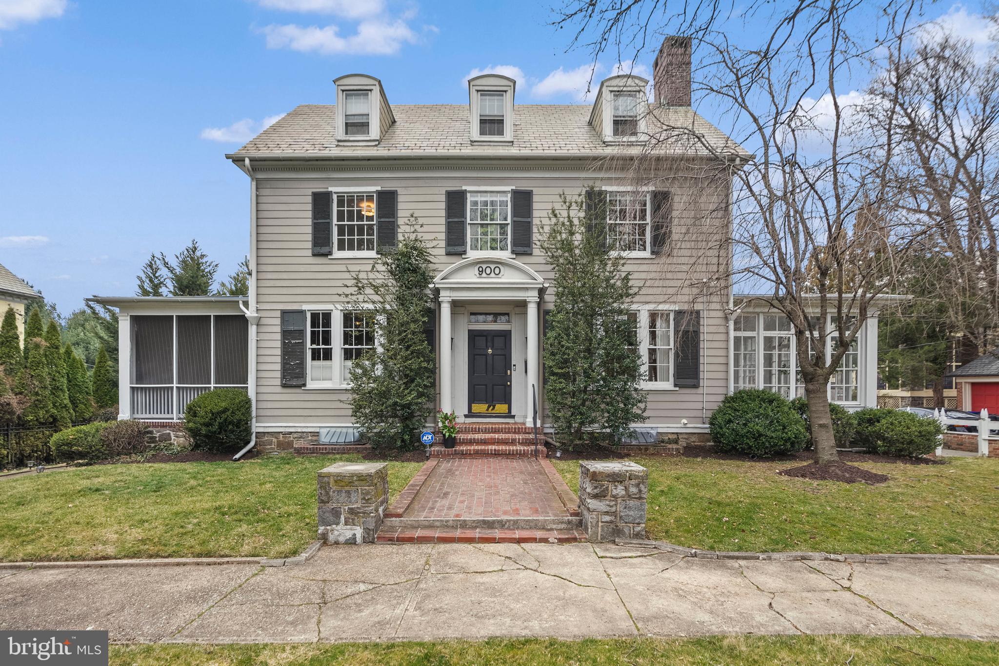 NORTH ROLAND PARK - Residential