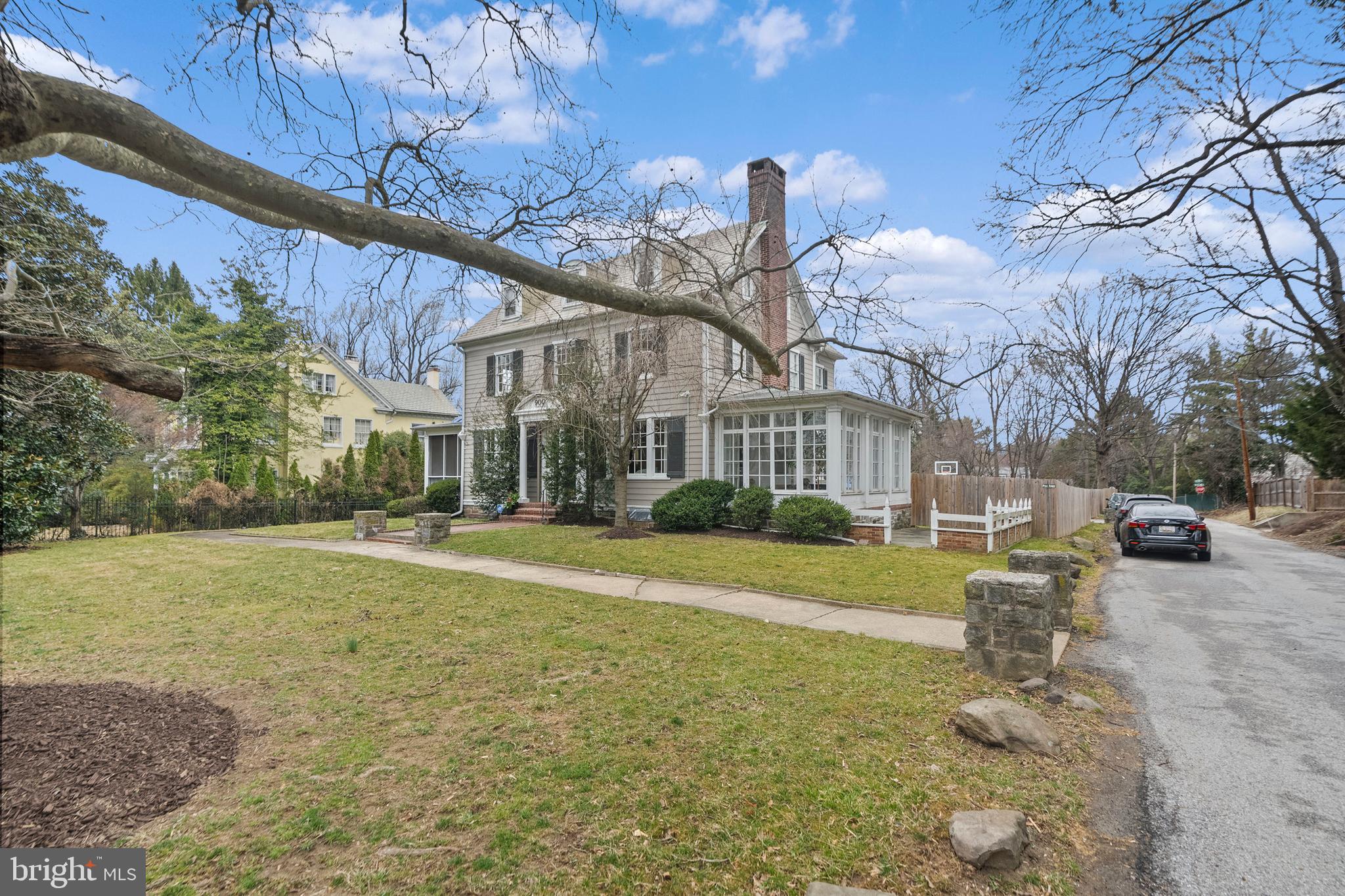 NORTH ROLAND PARK - Residential