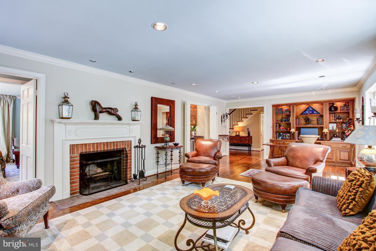 BANNOCKBURN ESTATES - Residential