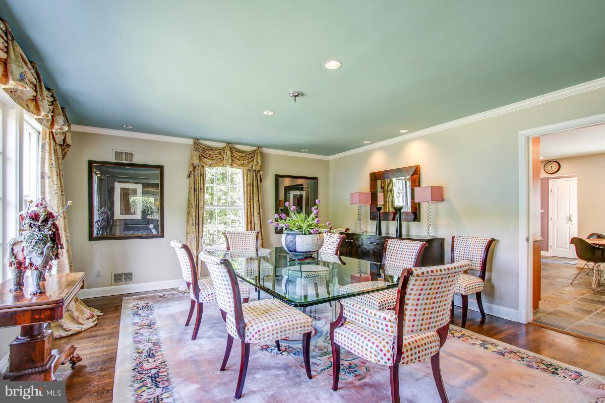 BANNOCKBURN ESTATES - Residential