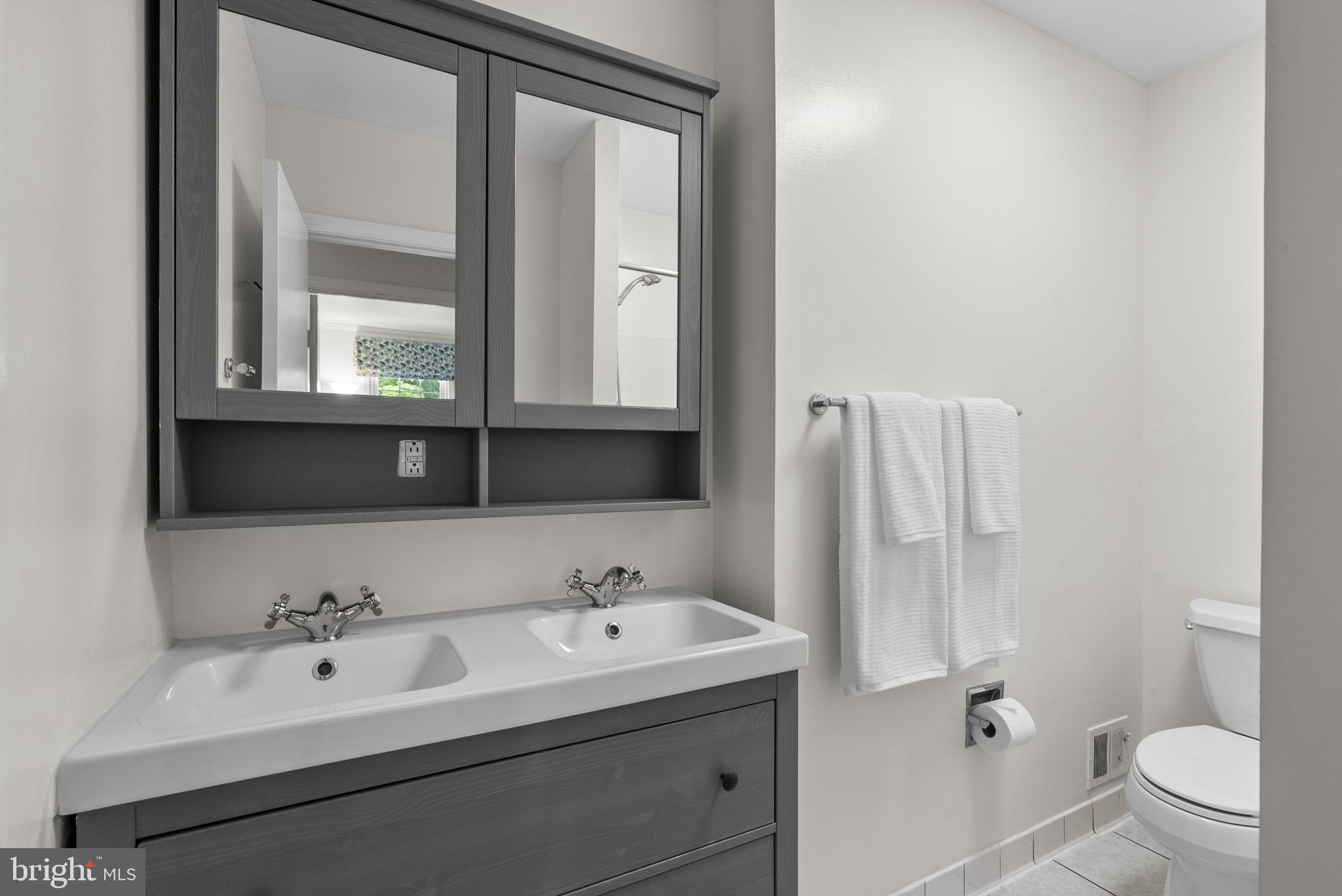 SHADY GROVE VILLAGE - Residential