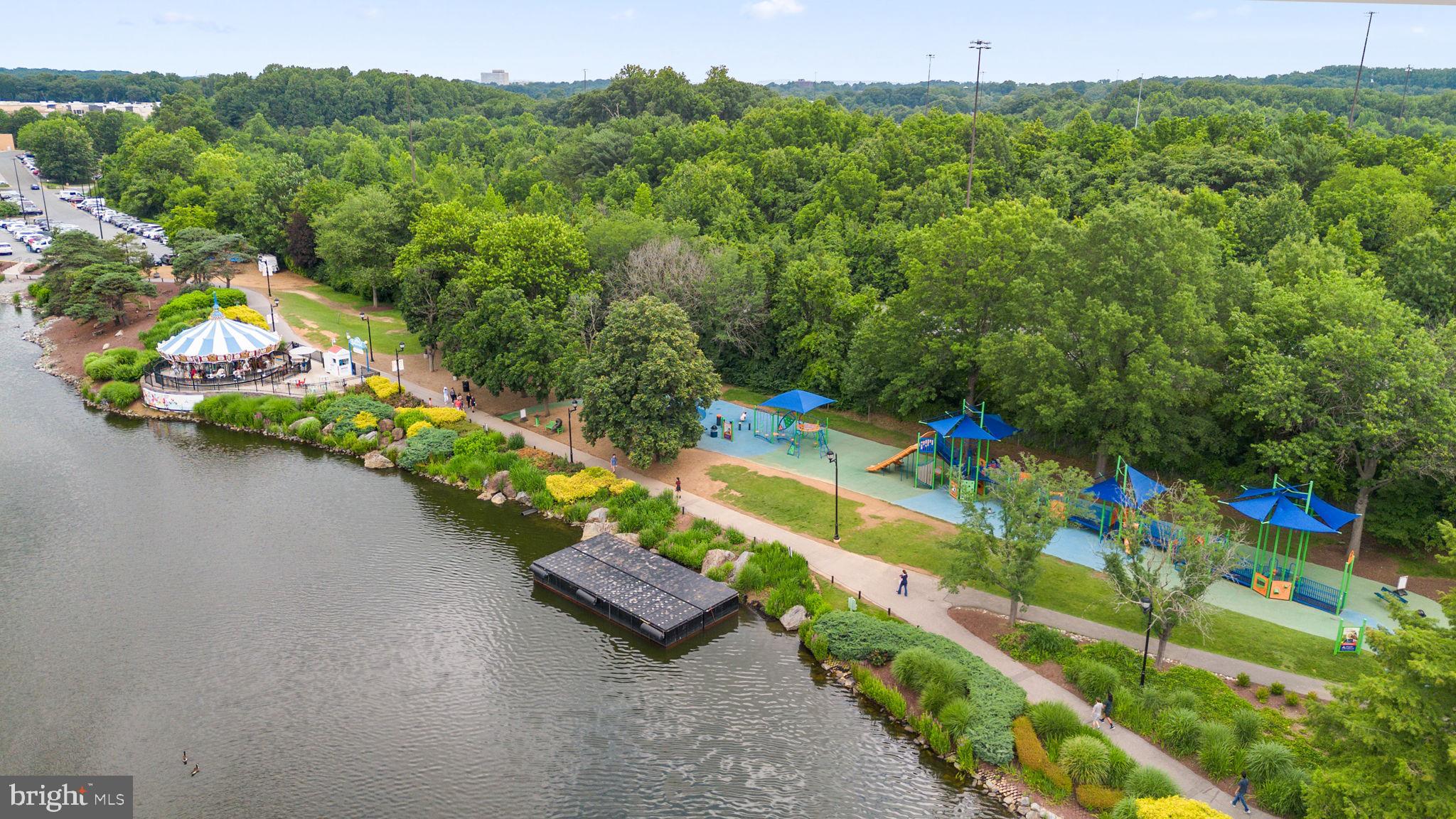 SHADY GROVE VILLAGE - Residential
