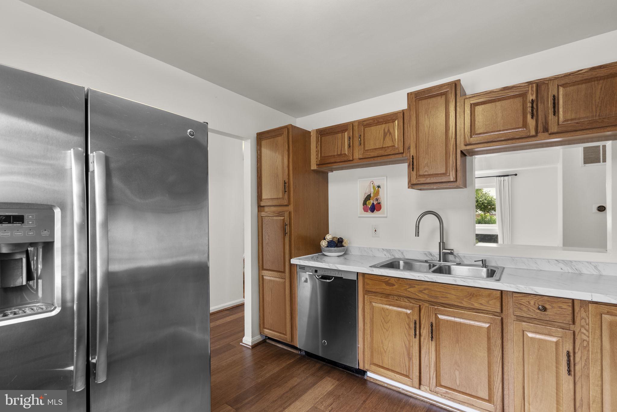 SHADY GROVE VILLAGE - Residential