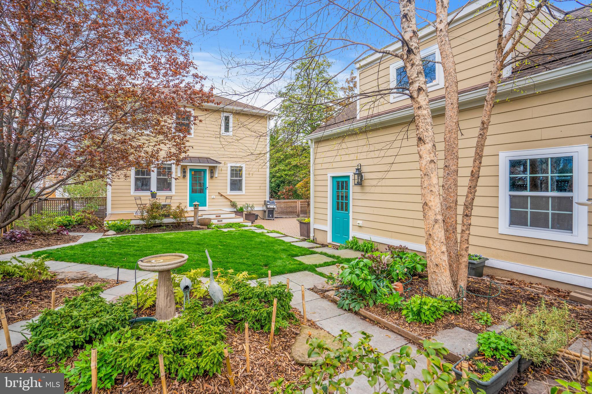 ADDISON HEIGHTS - Residential