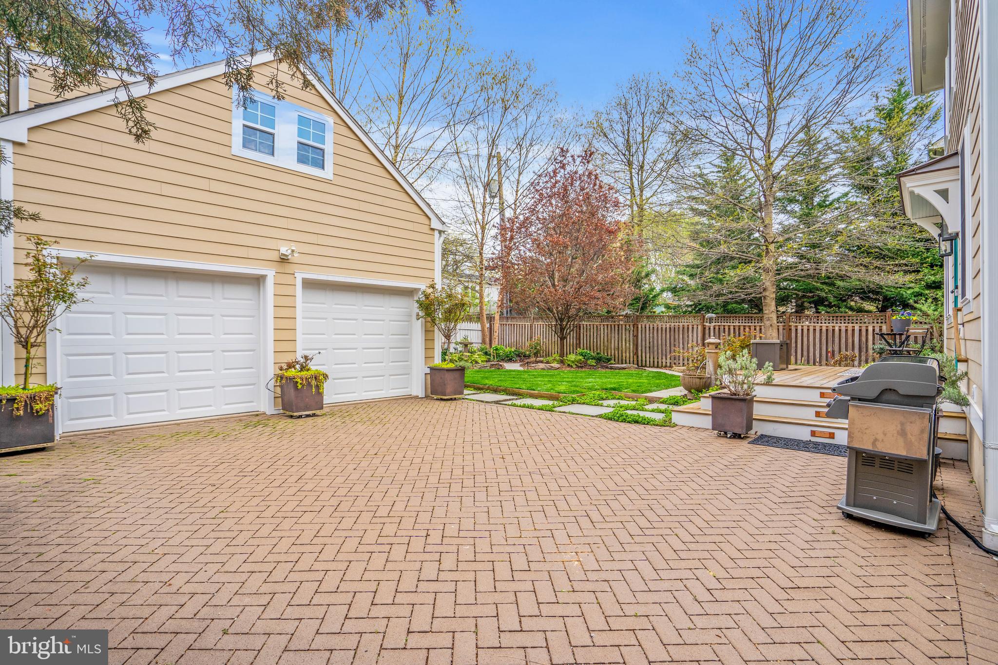 ADDISON HEIGHTS - Residential