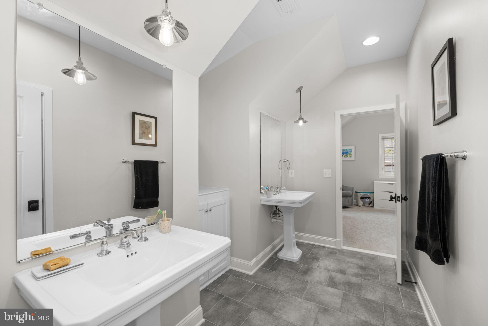 DEVONSHIRE - Residential