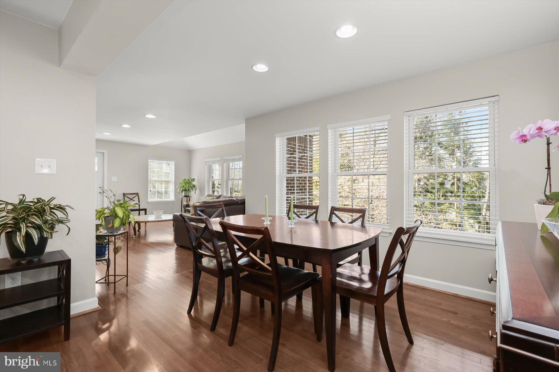 WOODACRES - Residential