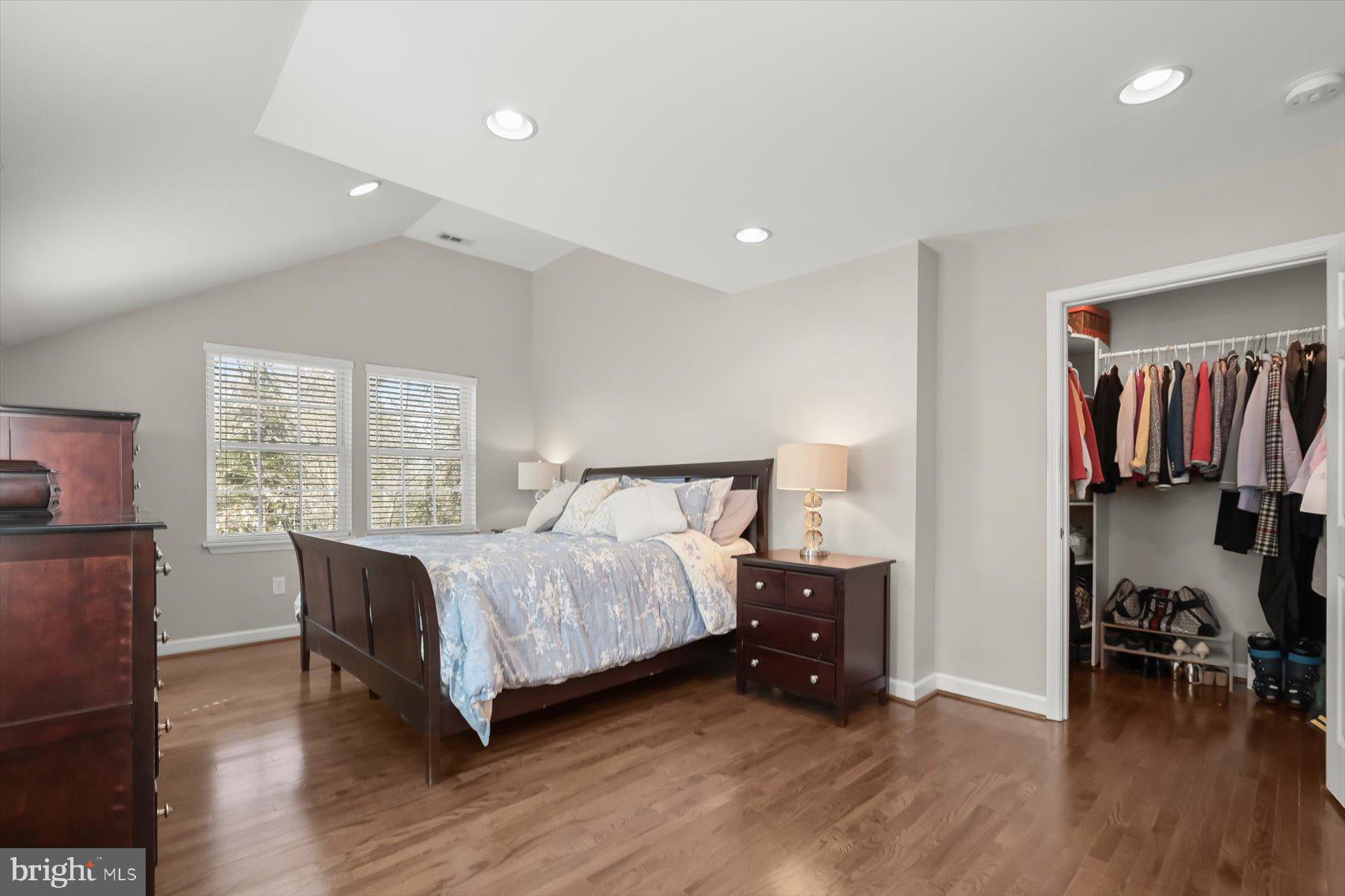 WOODACRES - Residential