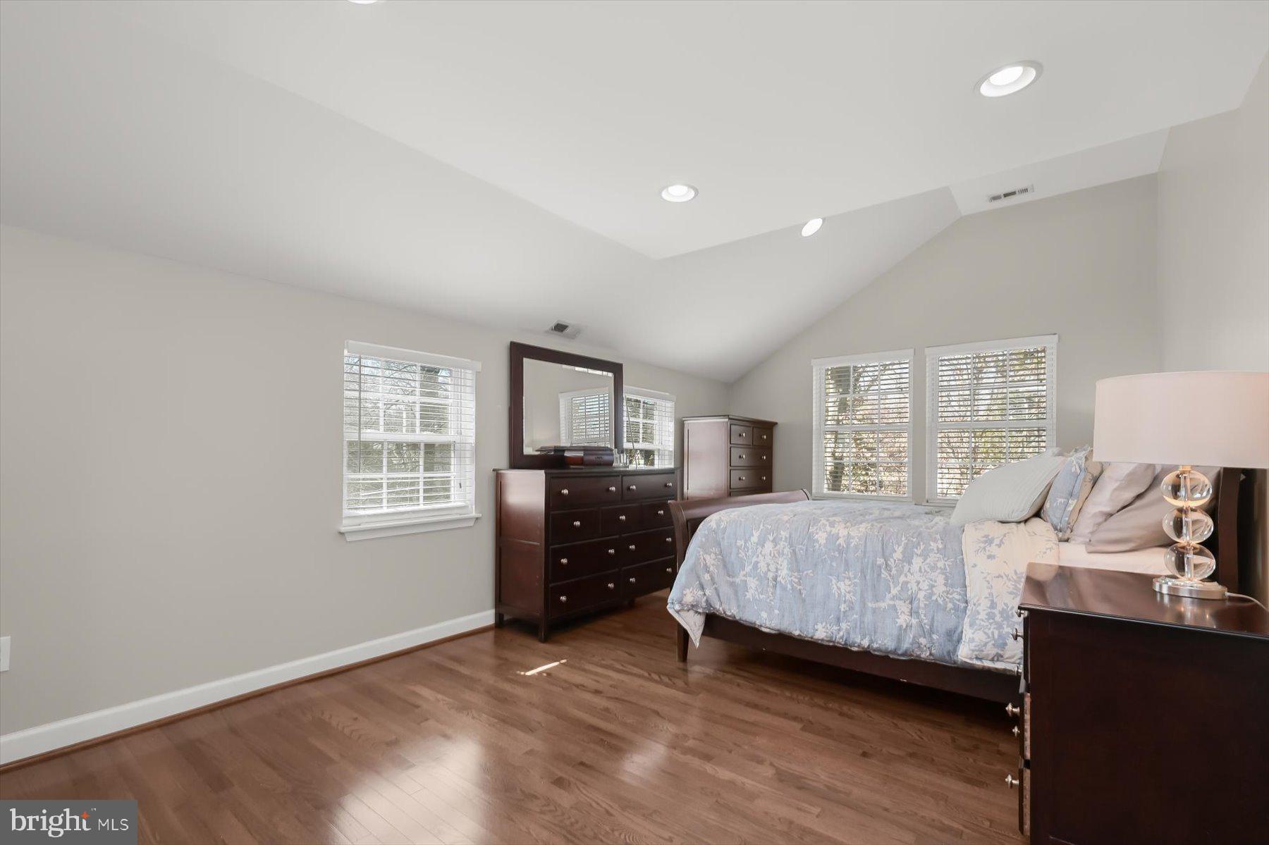 WOODACRES - Residential