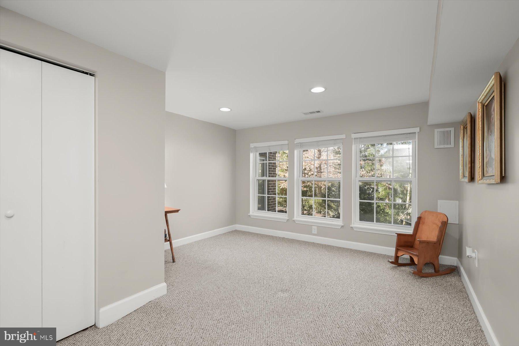 WOODACRES - Residential