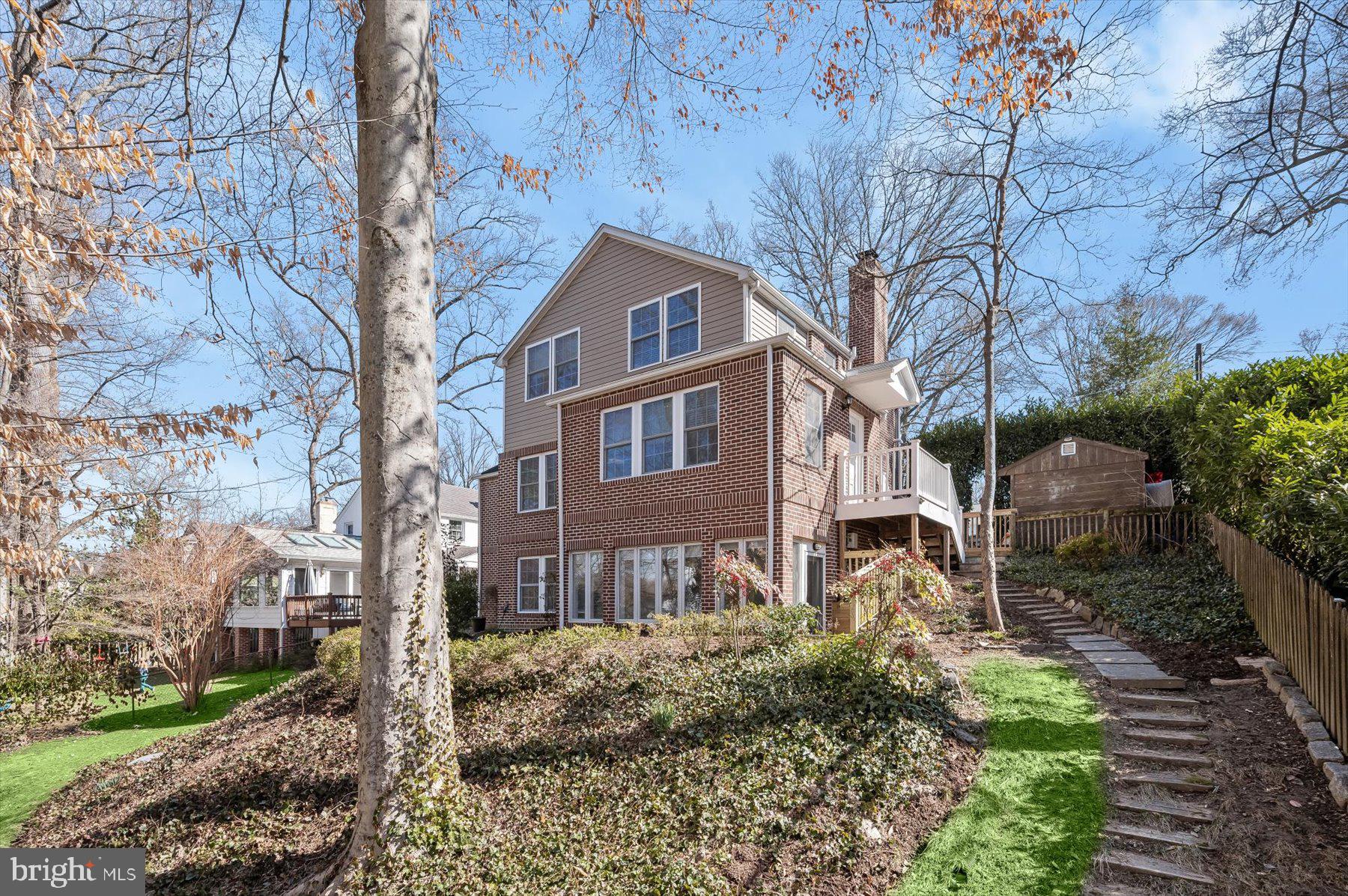 WOODACRES - Residential