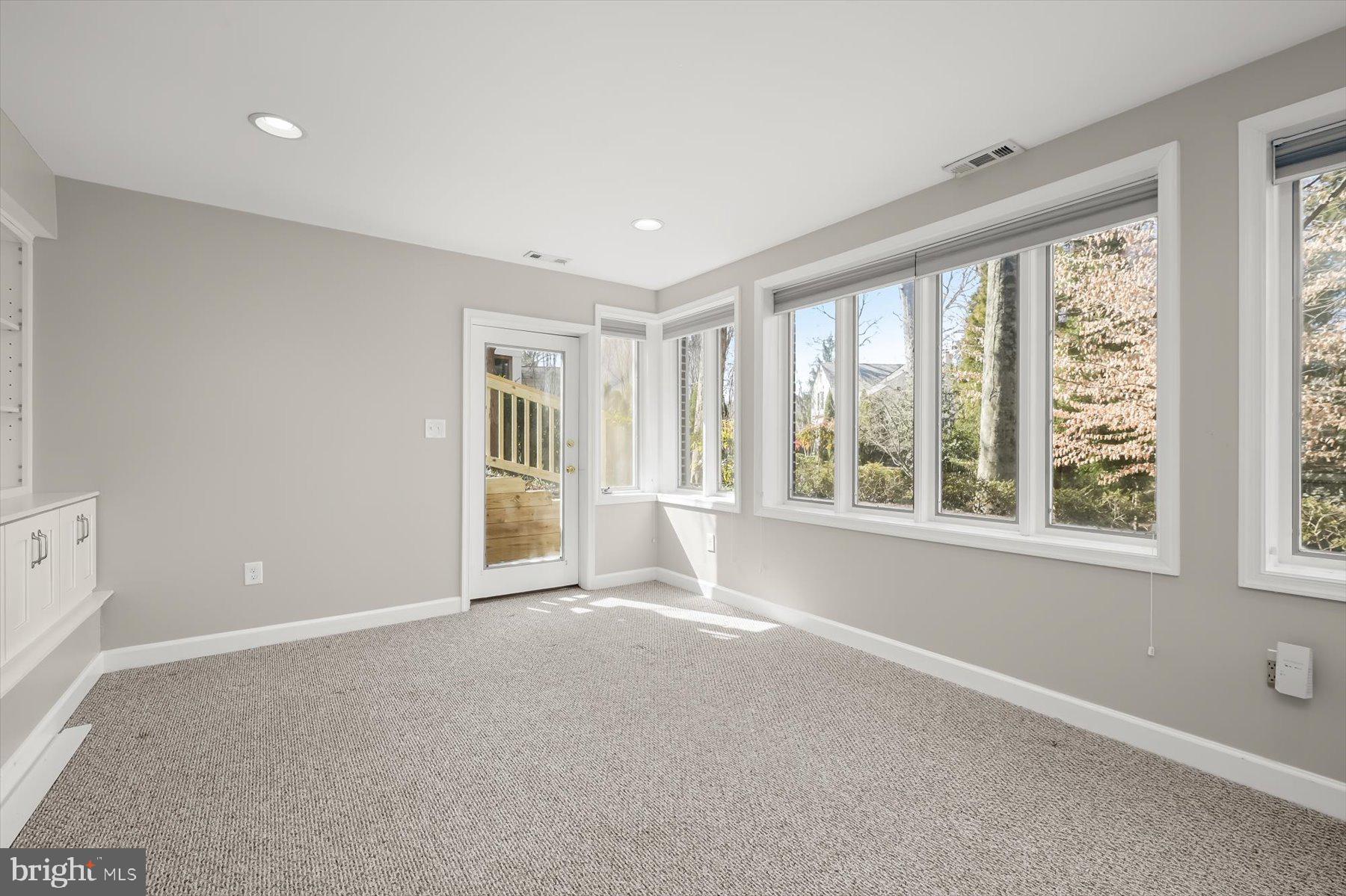 WOODACRES - Residential