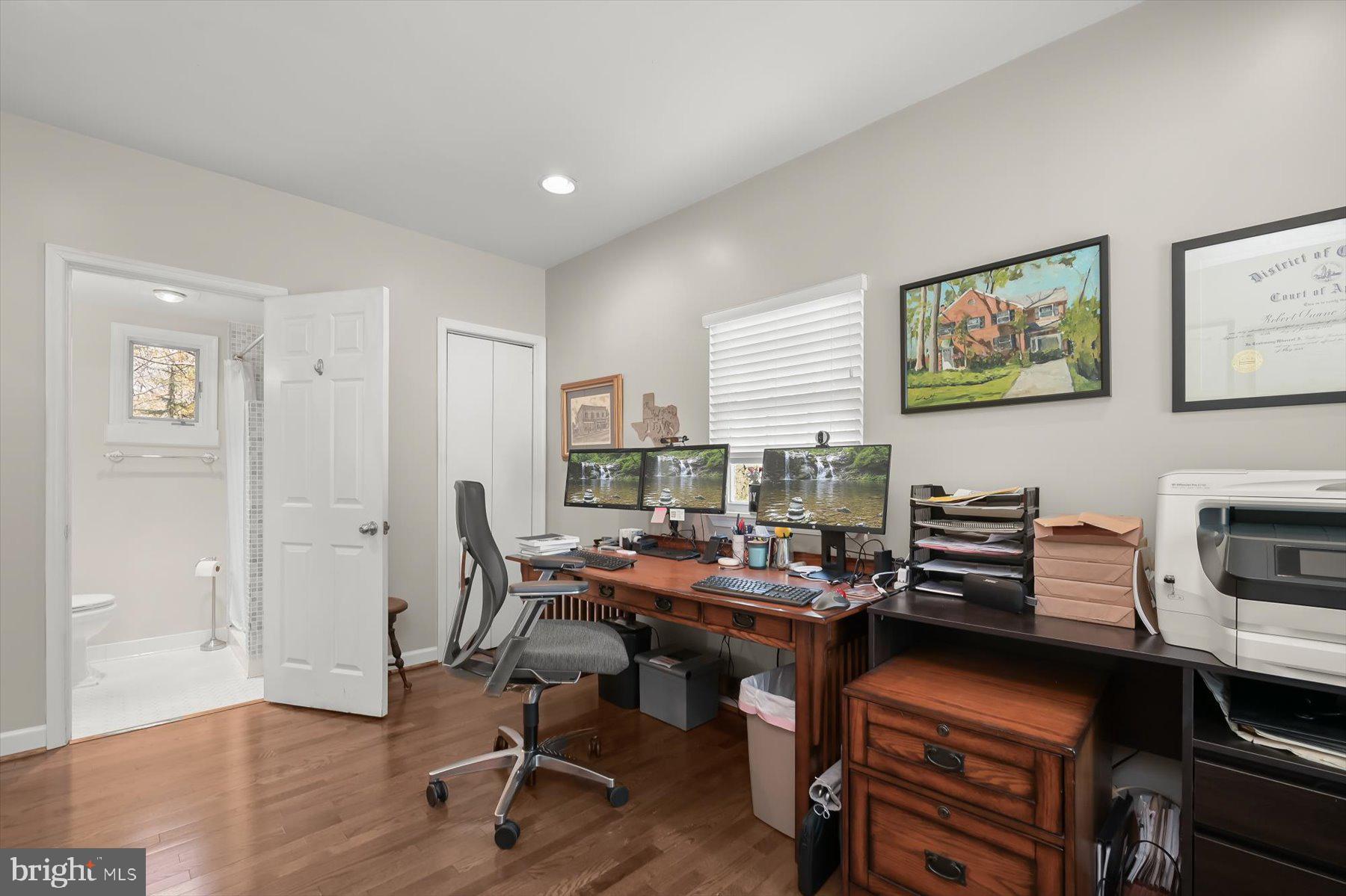 WOODACRES - Residential