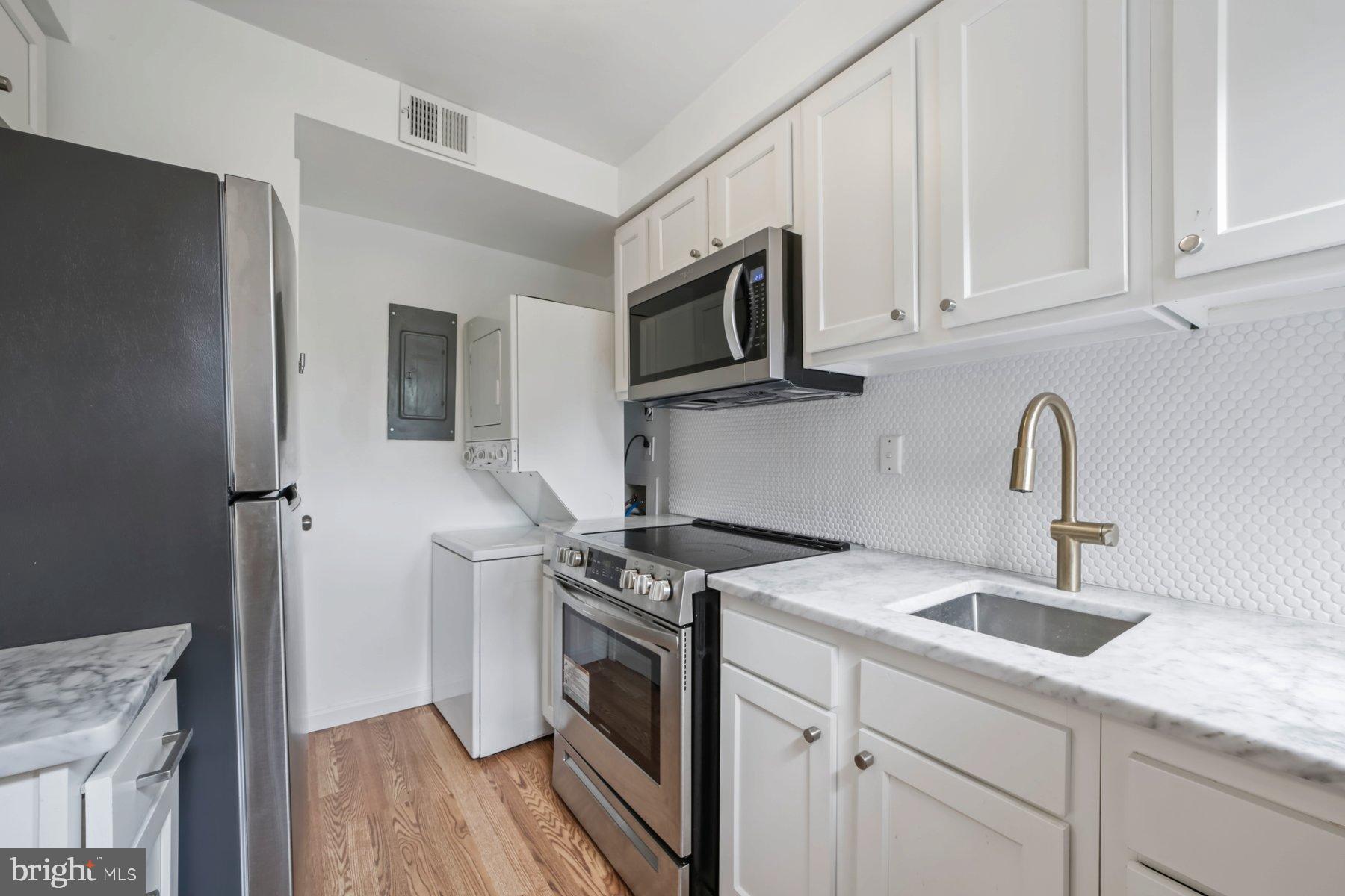 FAIRFAX VILLAGE - Residential