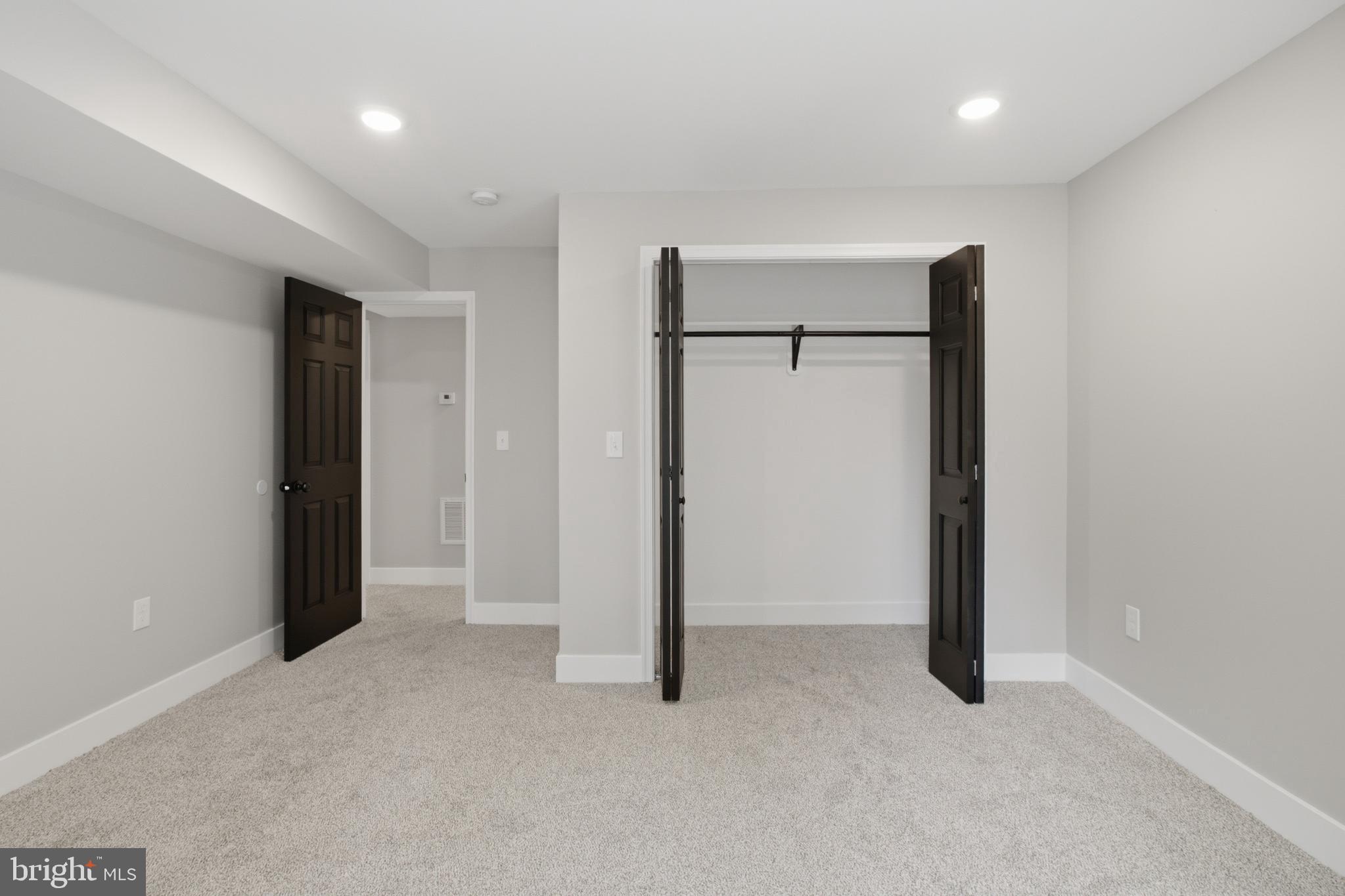 WINDSOR HILLS - Residential