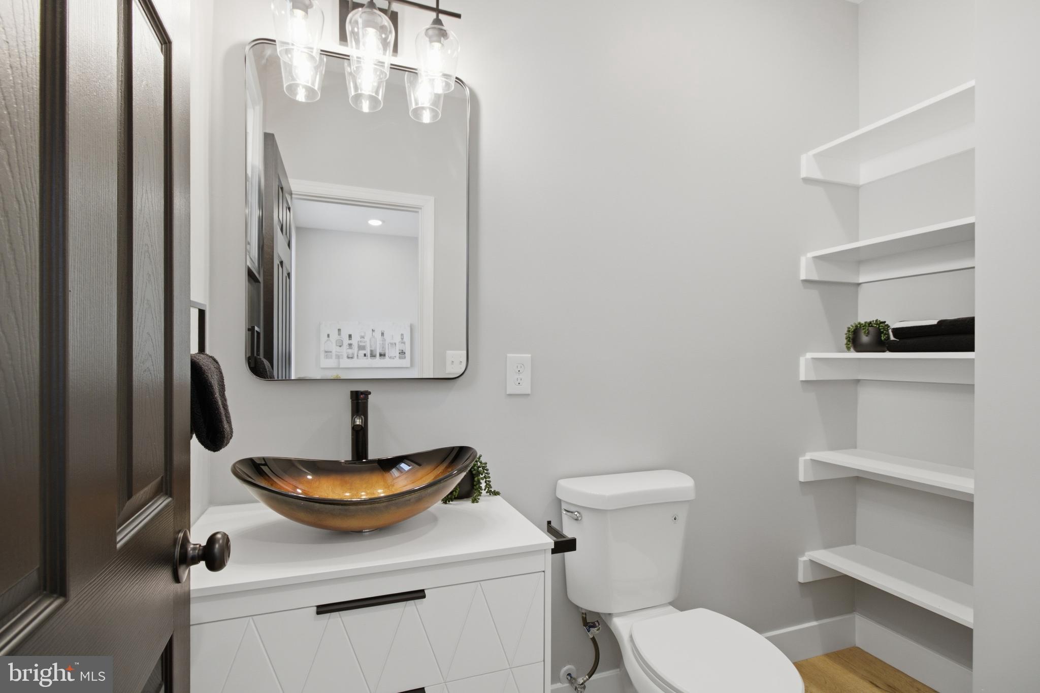 WINDSOR HILLS - Residential