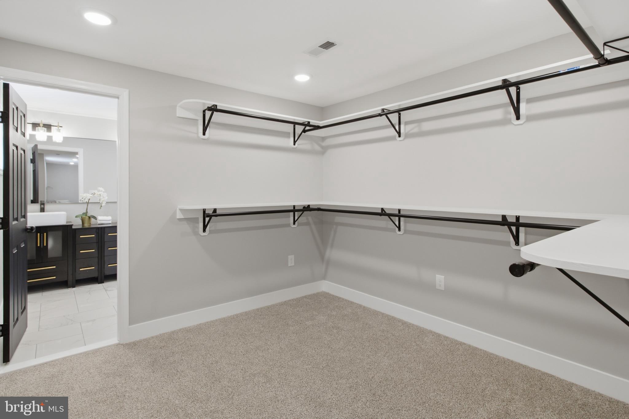 WINDSOR HILLS - Residential