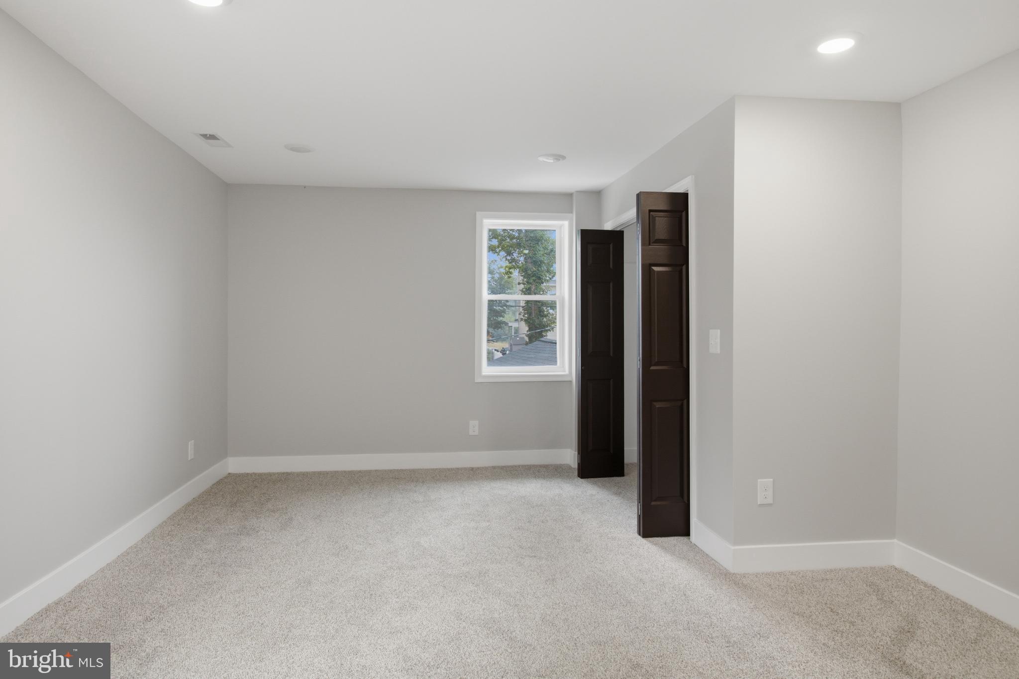 WINDSOR HILLS - Residential