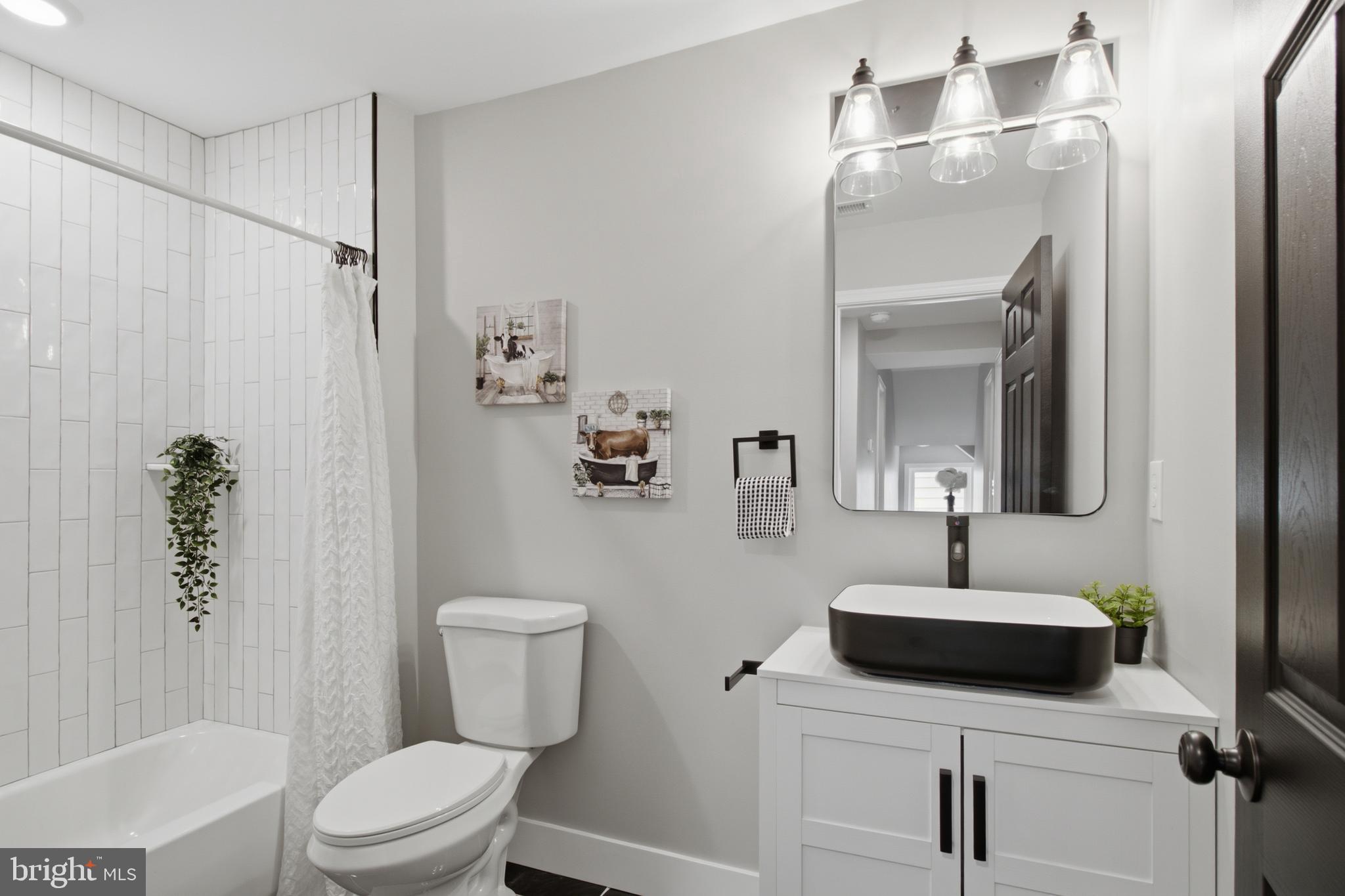WINDSOR HILLS - Residential