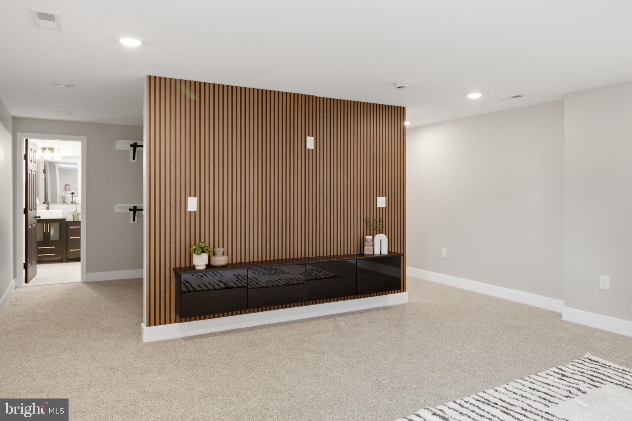 WINDSOR HILLS - Residential