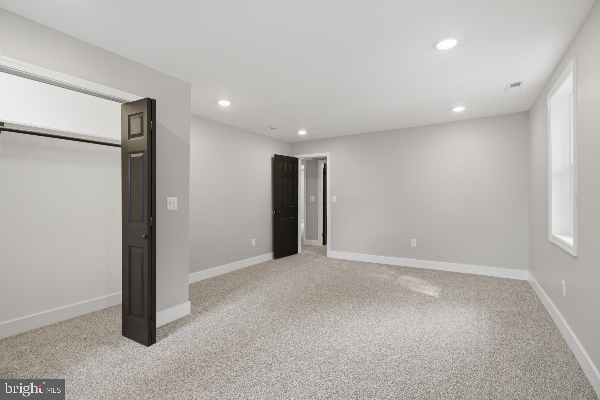 WINDSOR HILLS - Residential