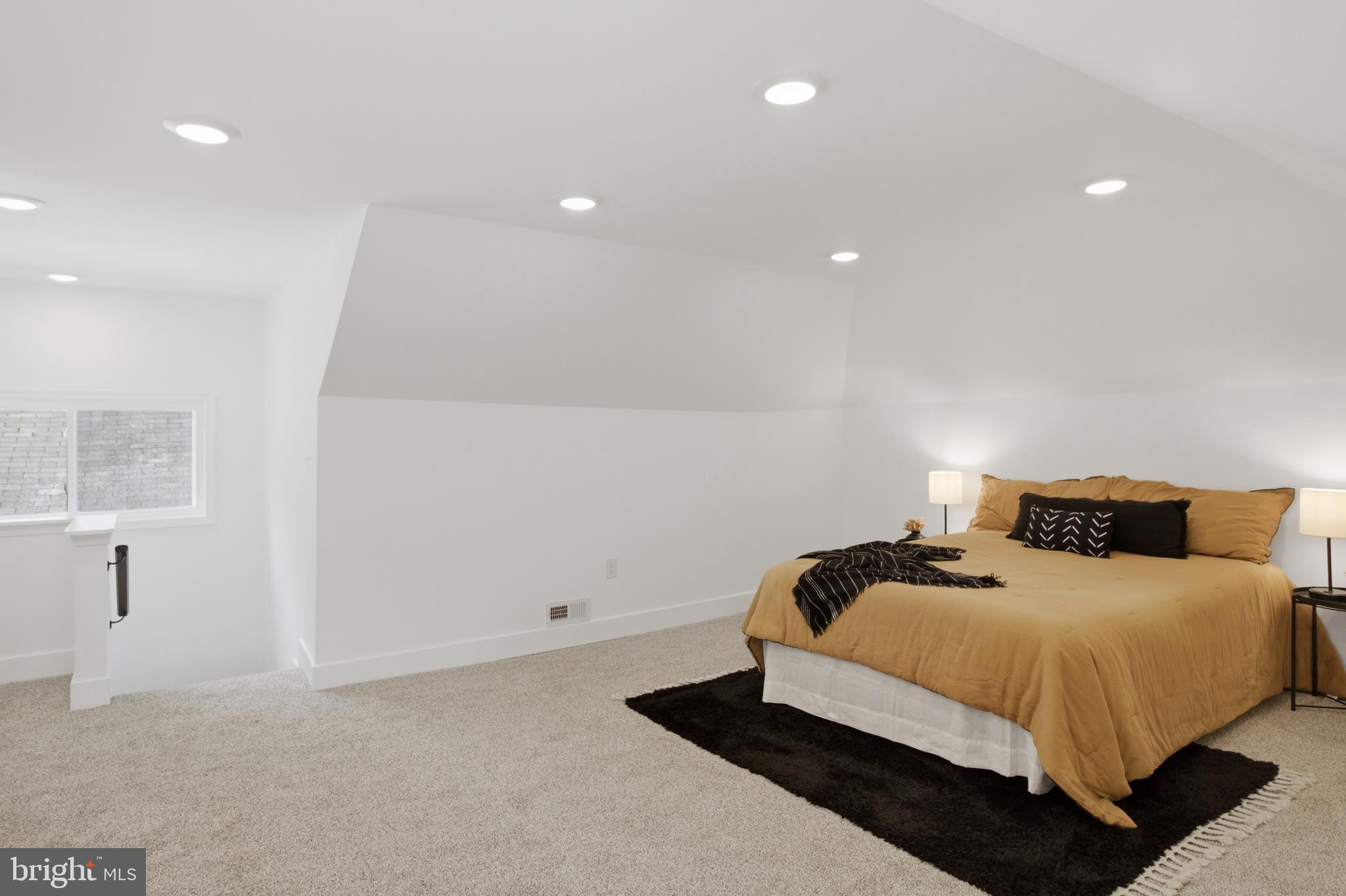 WINDSOR HILLS - Residential