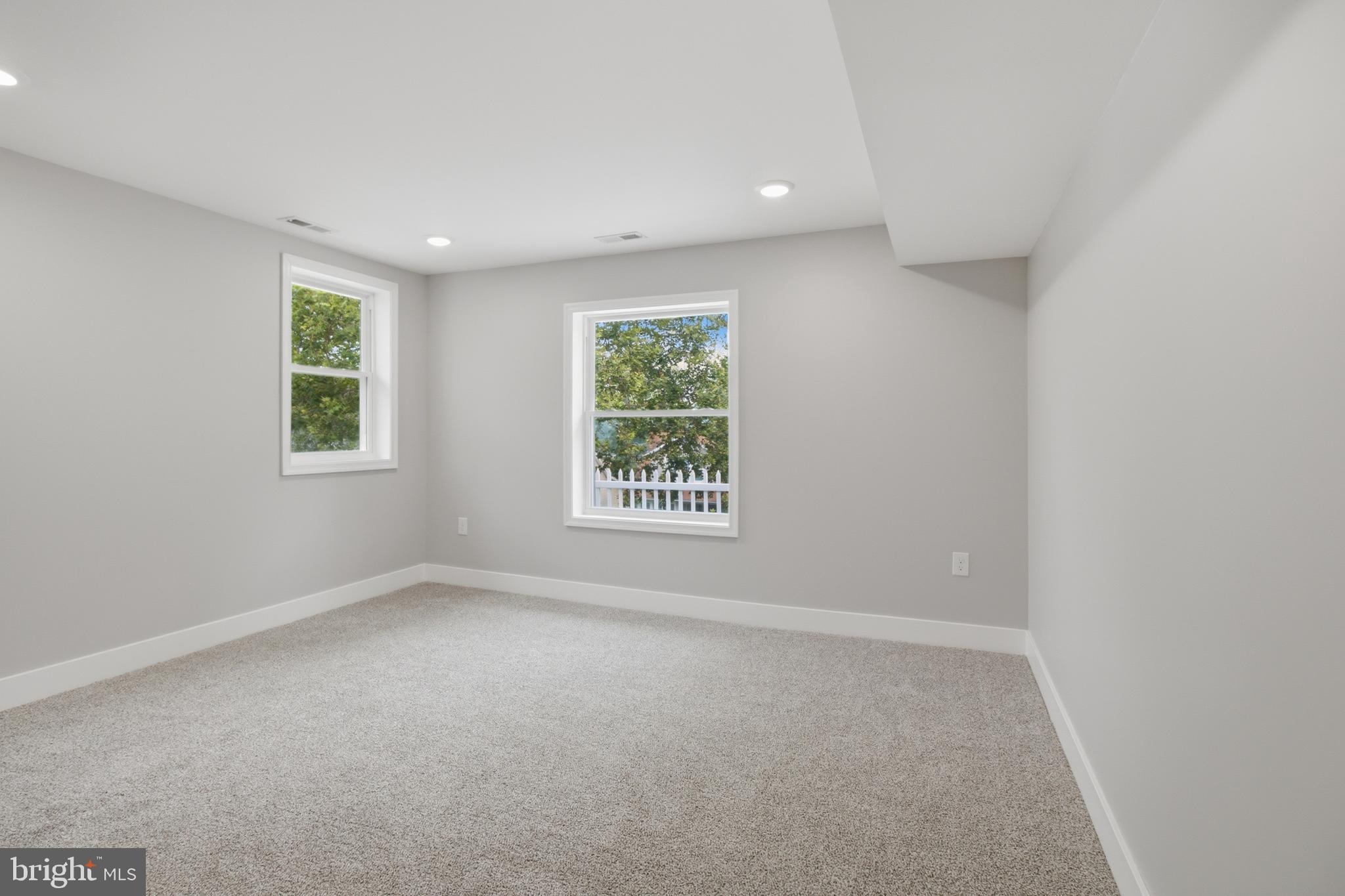 WINDSOR HILLS - Residential