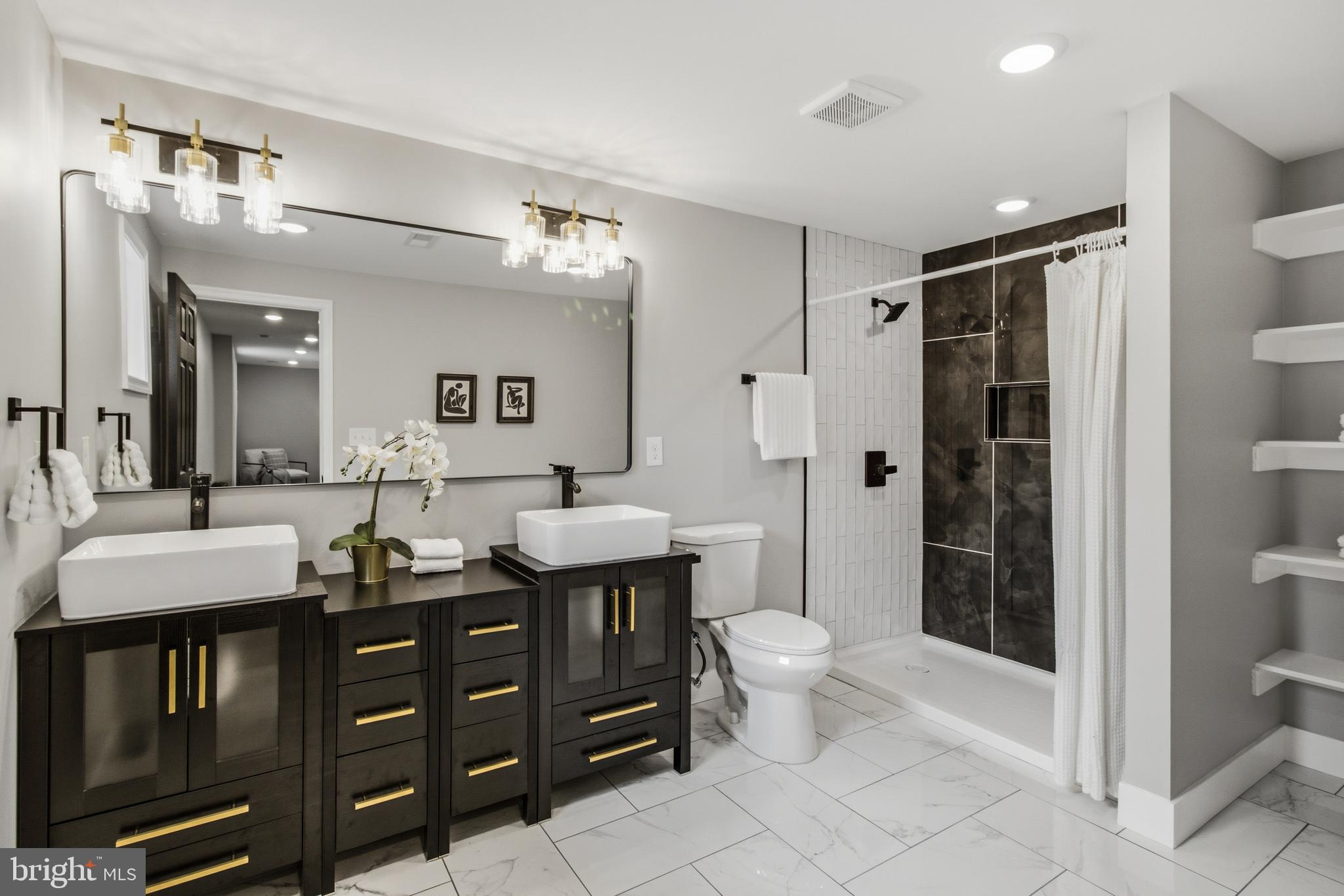 WINDSOR HILLS - Residential