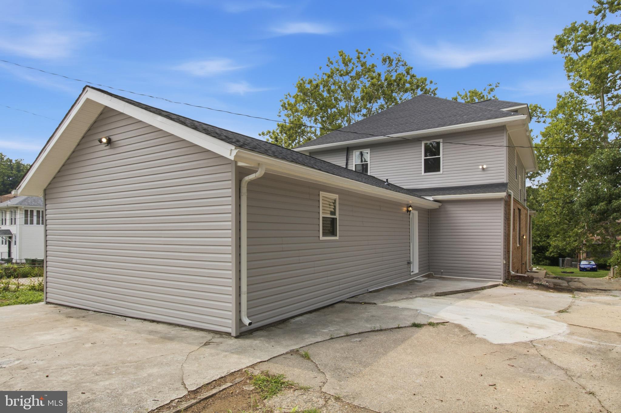 WINDSOR HILLS - Residential