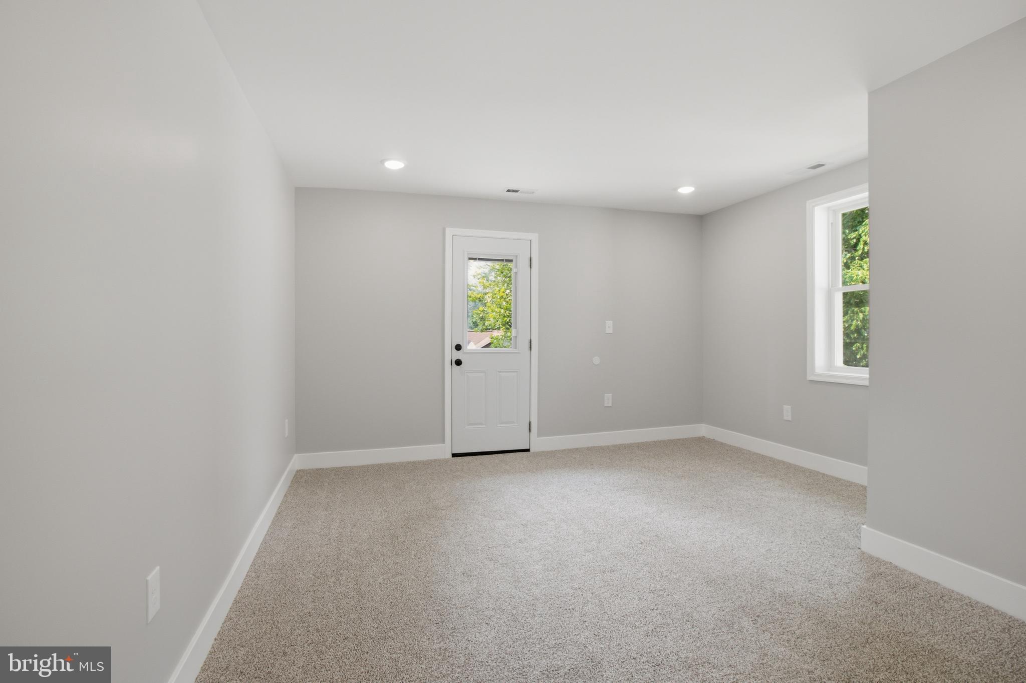 WINDSOR HILLS - Residential