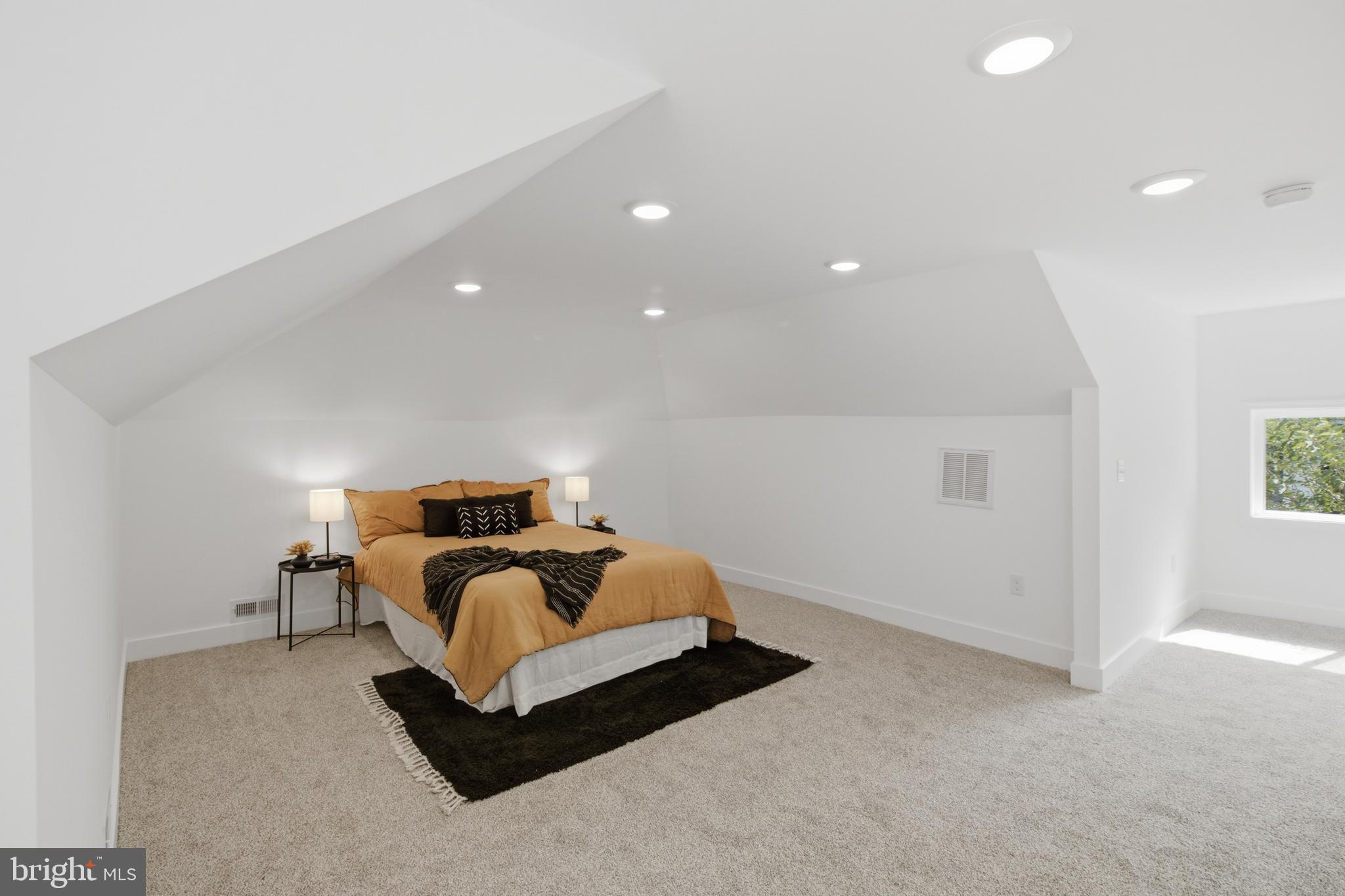WINDSOR HILLS - Residential