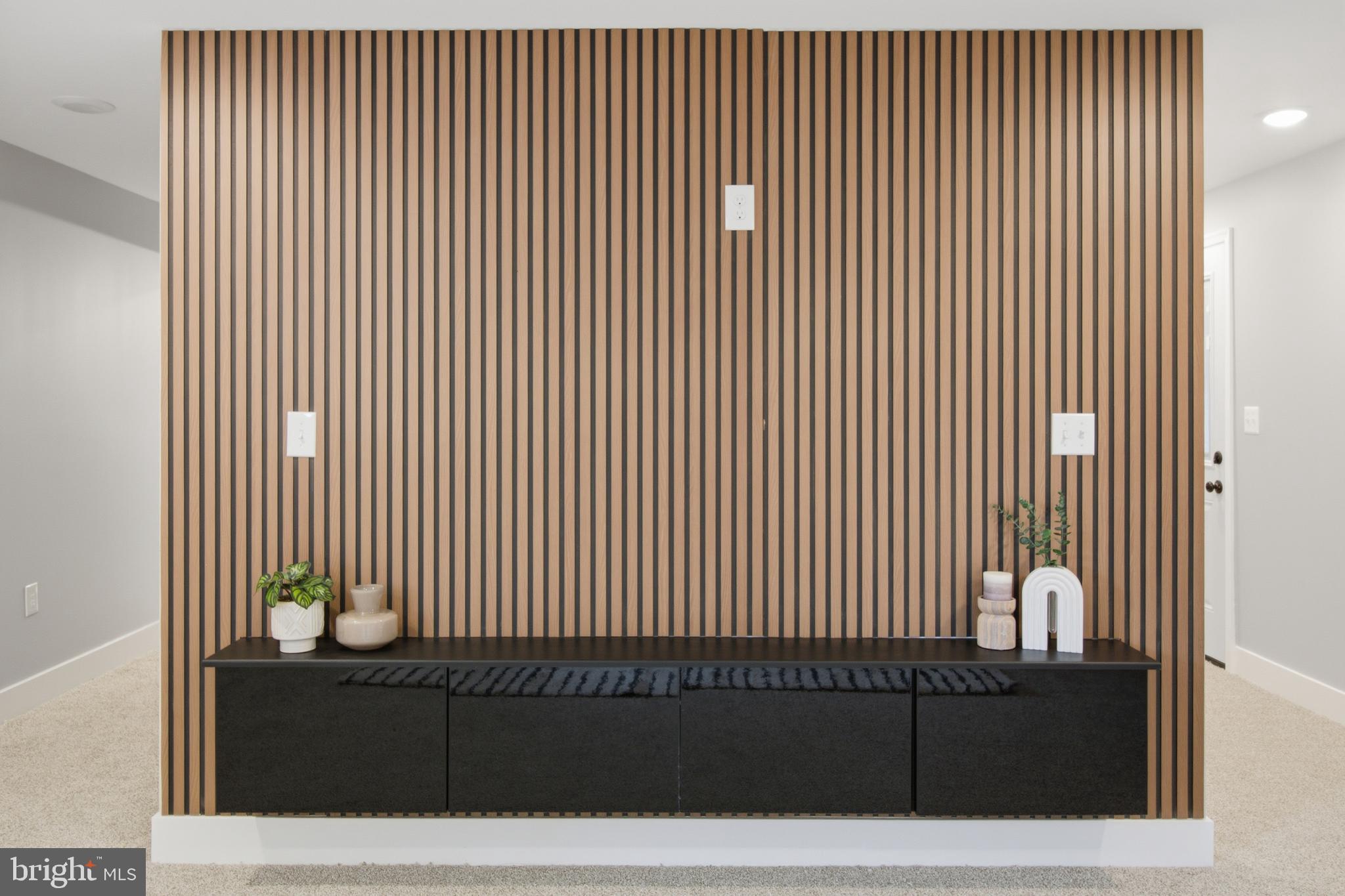 WINDSOR HILLS - Residential