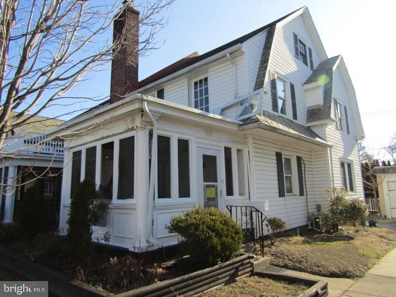 GLADSTONE MANOR - Residential