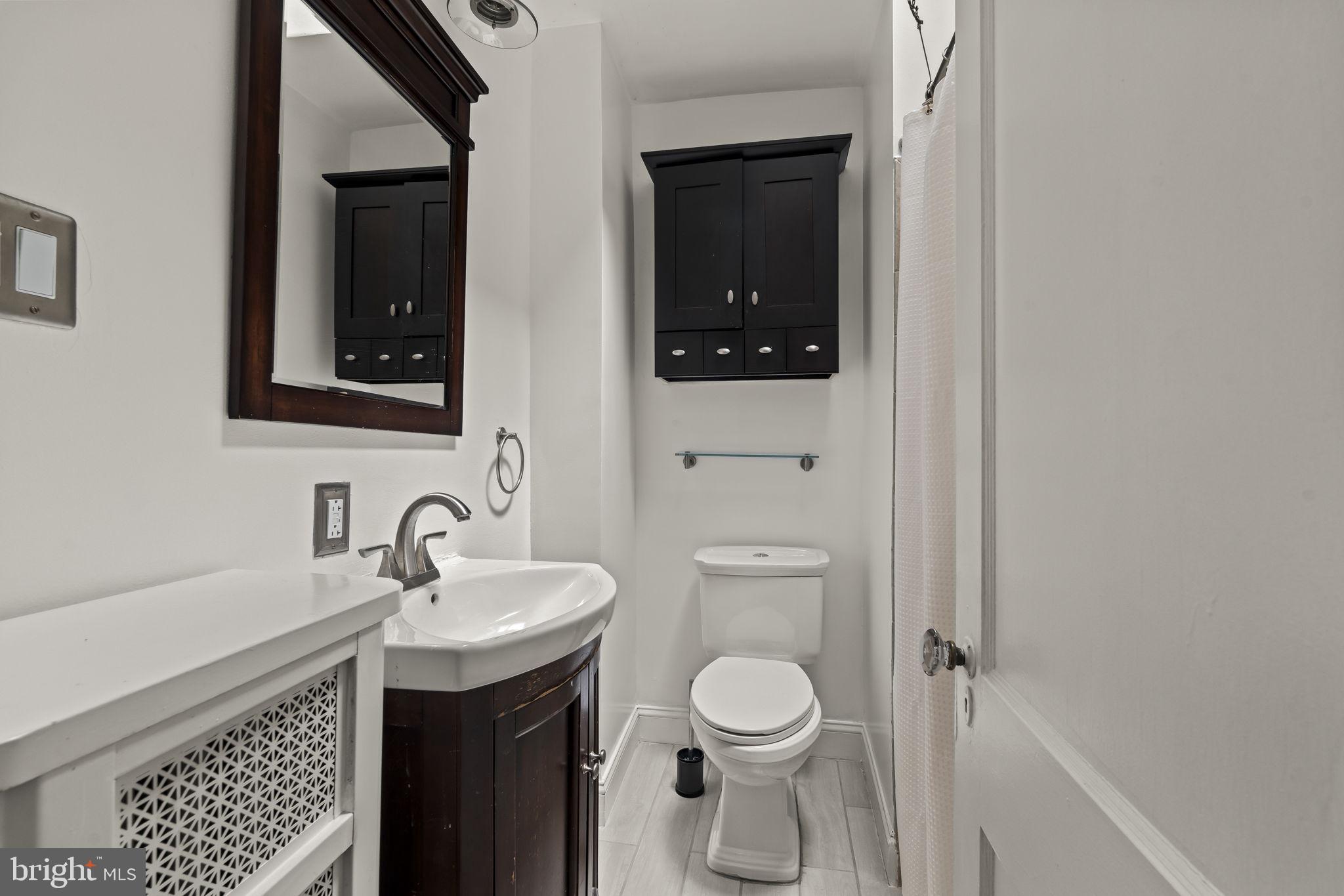 OXFORD CIRCLE - Residential