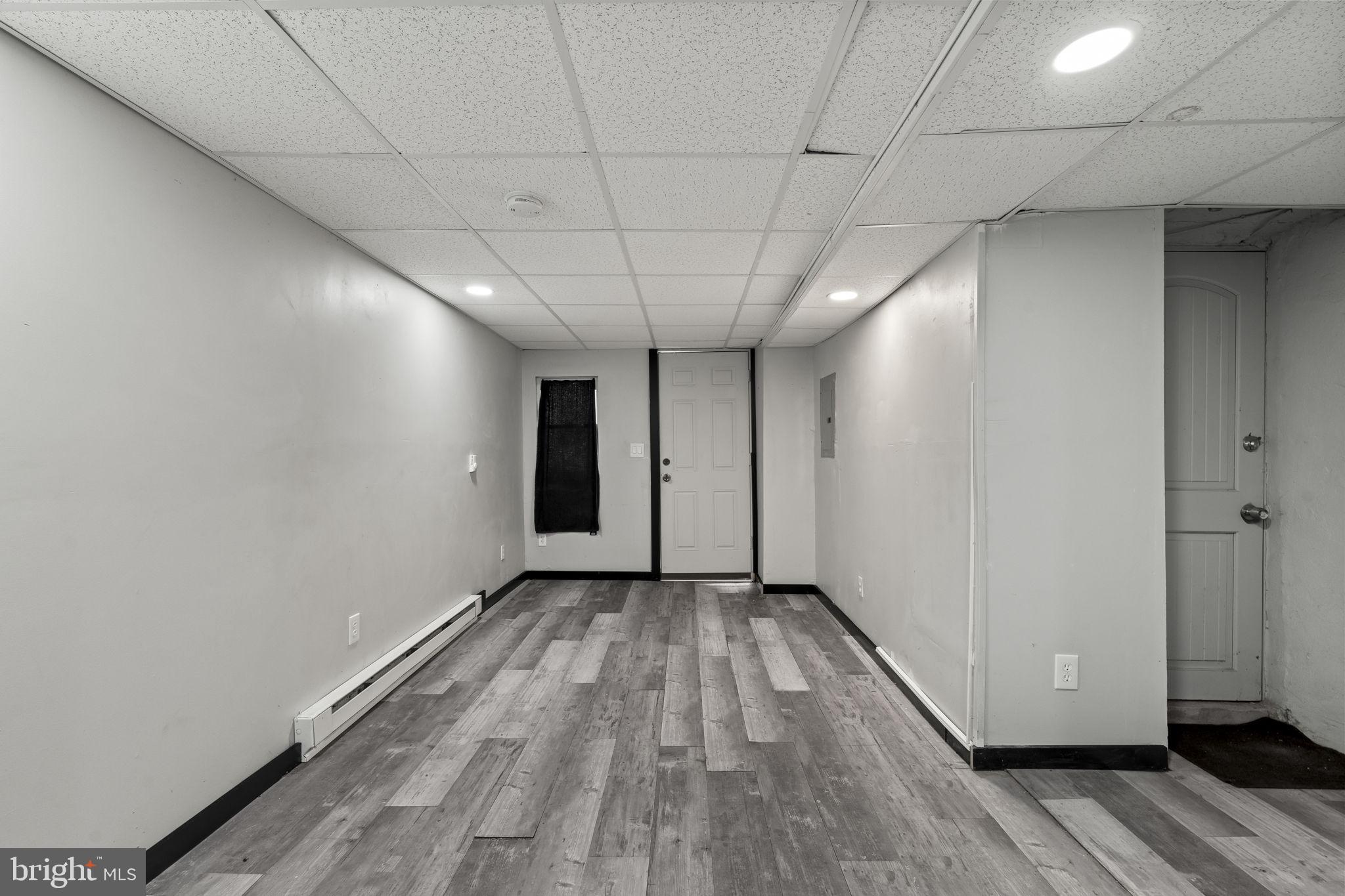OXFORD CIRCLE - Residential