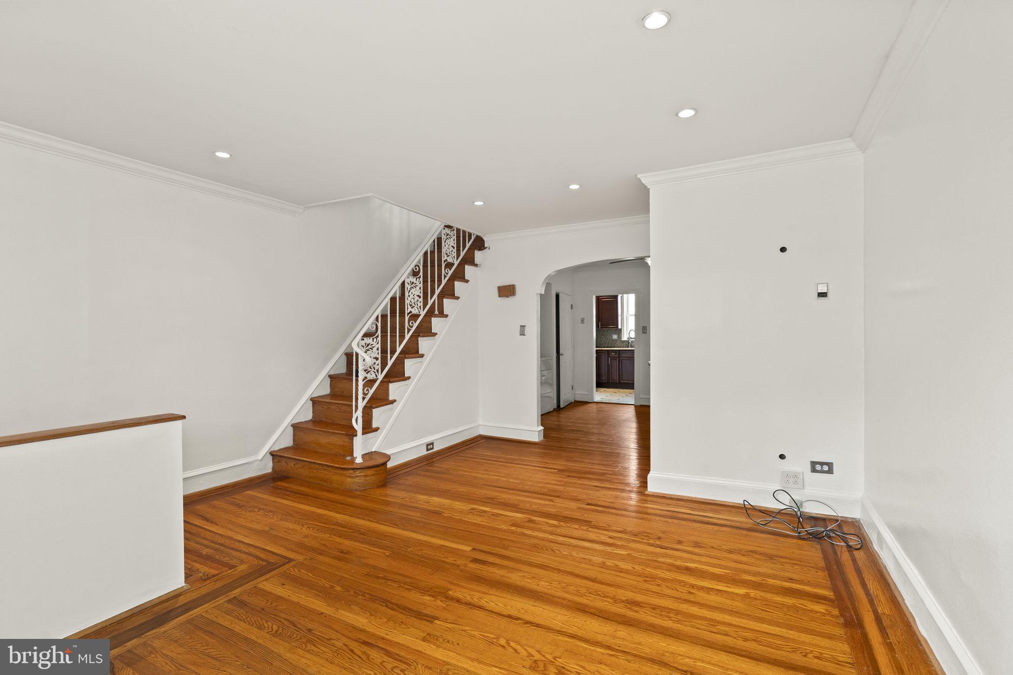 OXFORD CIRCLE - Residential