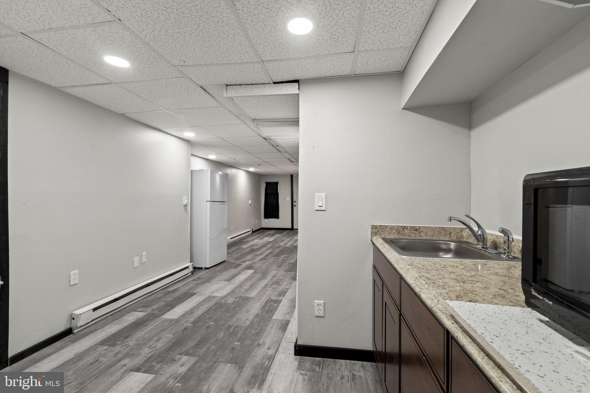 OXFORD CIRCLE - Residential