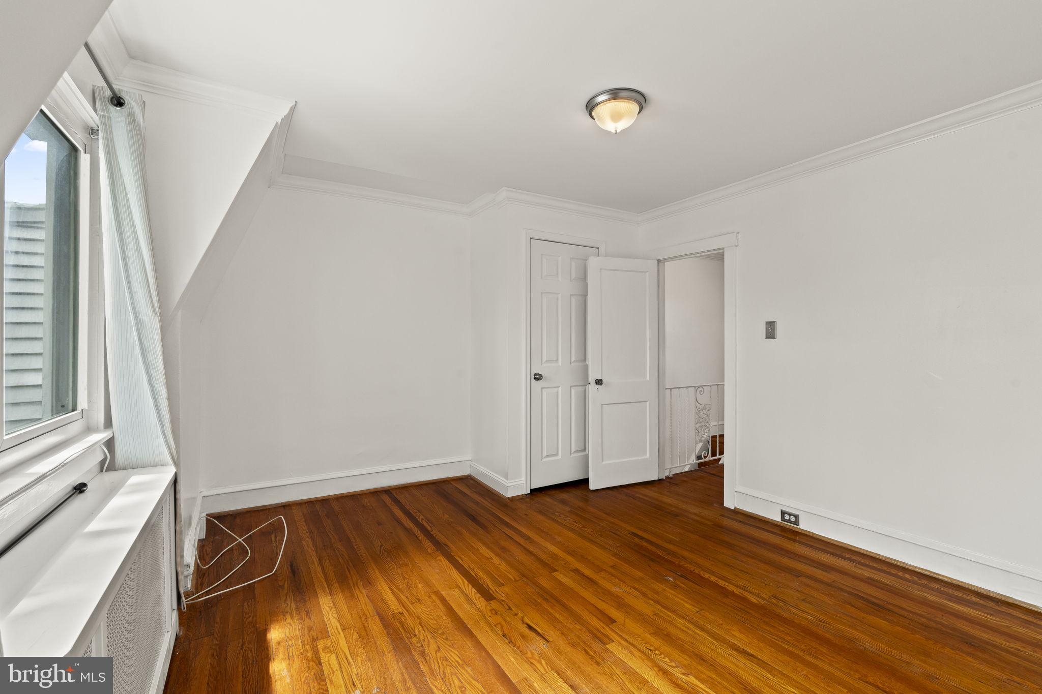 OXFORD CIRCLE - Residential