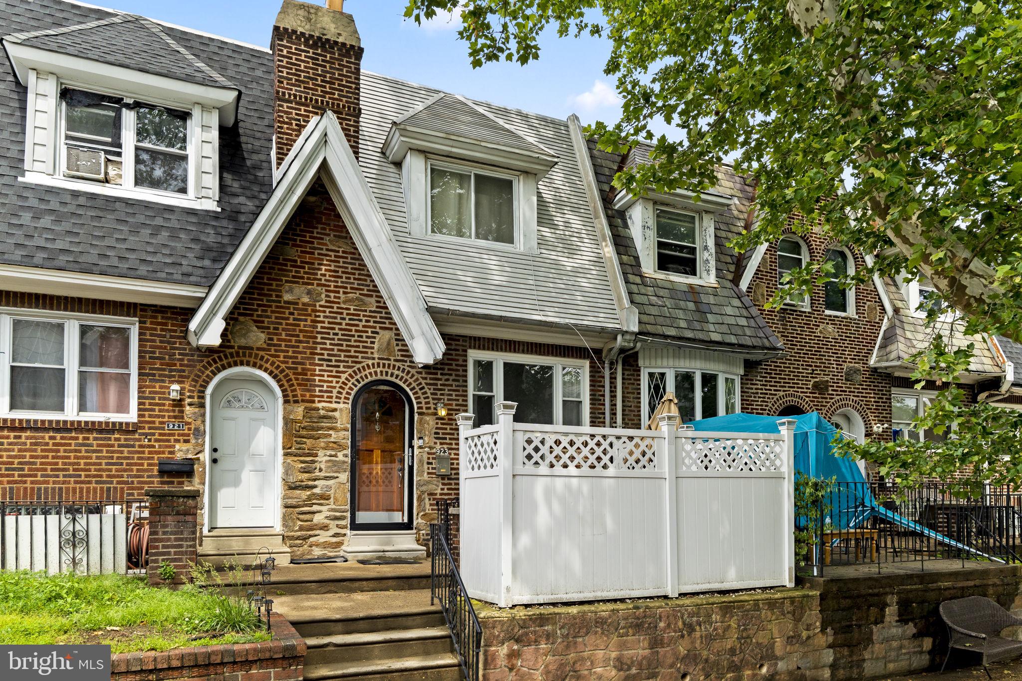 OXFORD CIRCLE - Residential