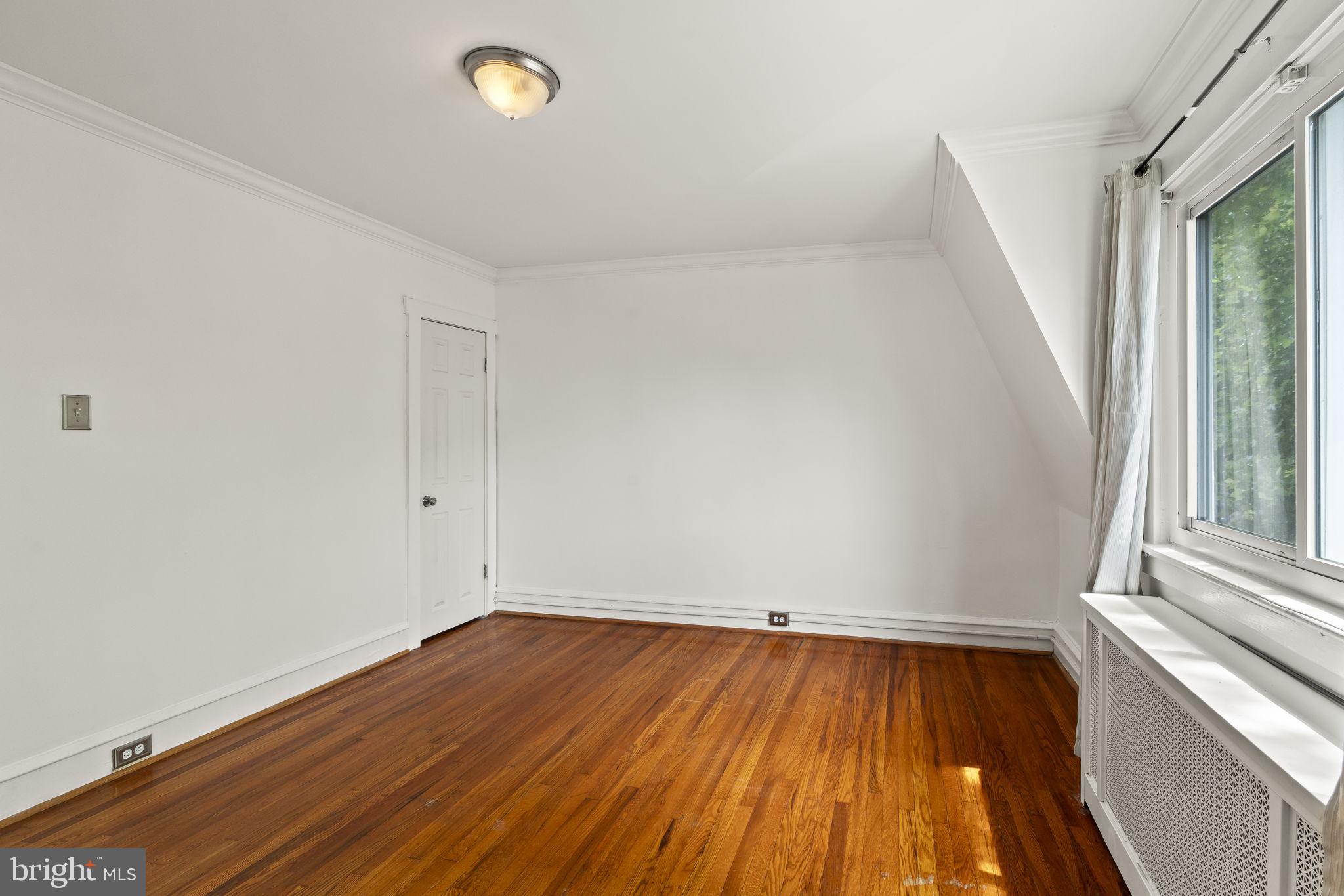 OXFORD CIRCLE - Residential